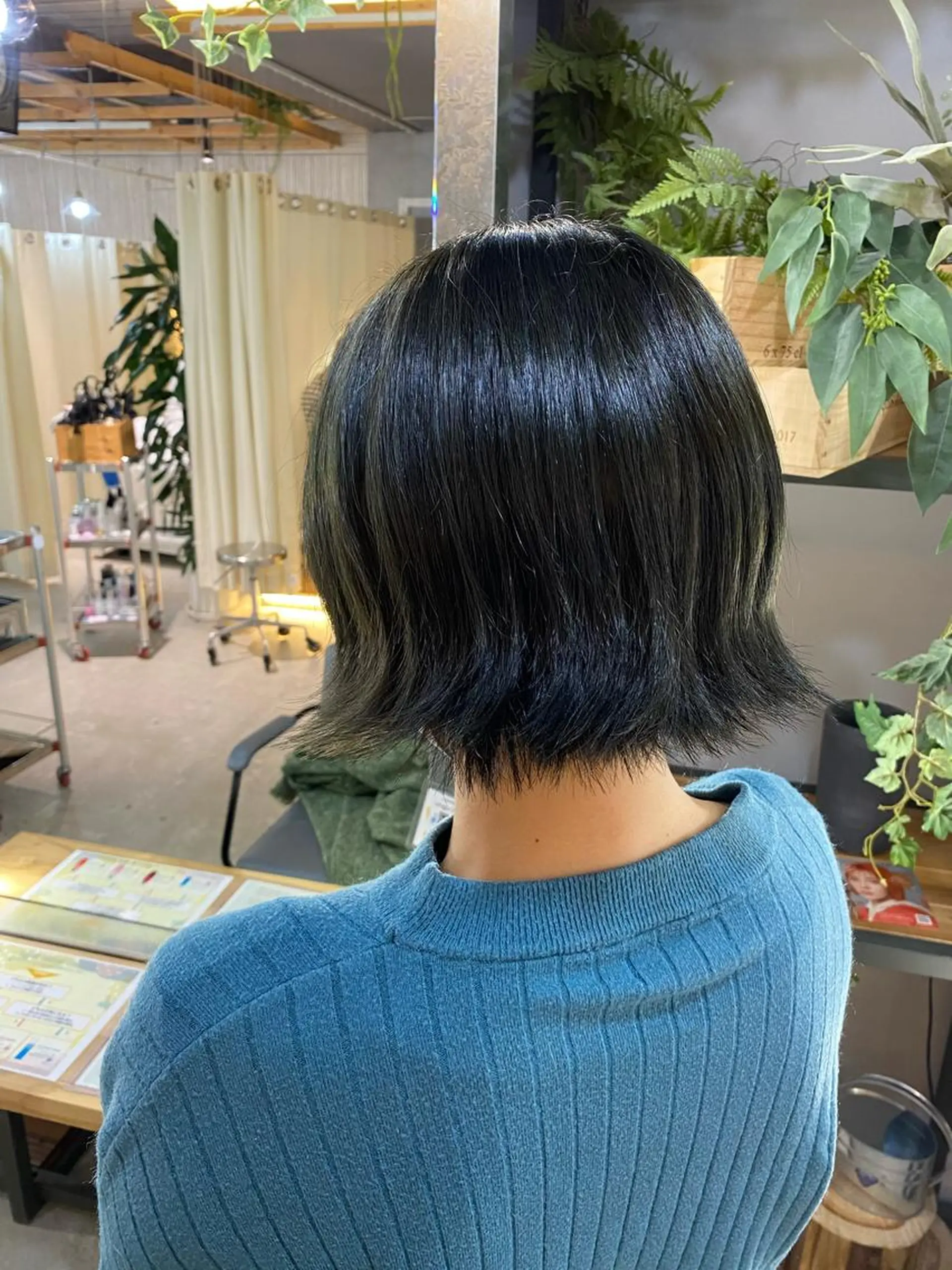 セミロング 溜 一太のヘアスタイル