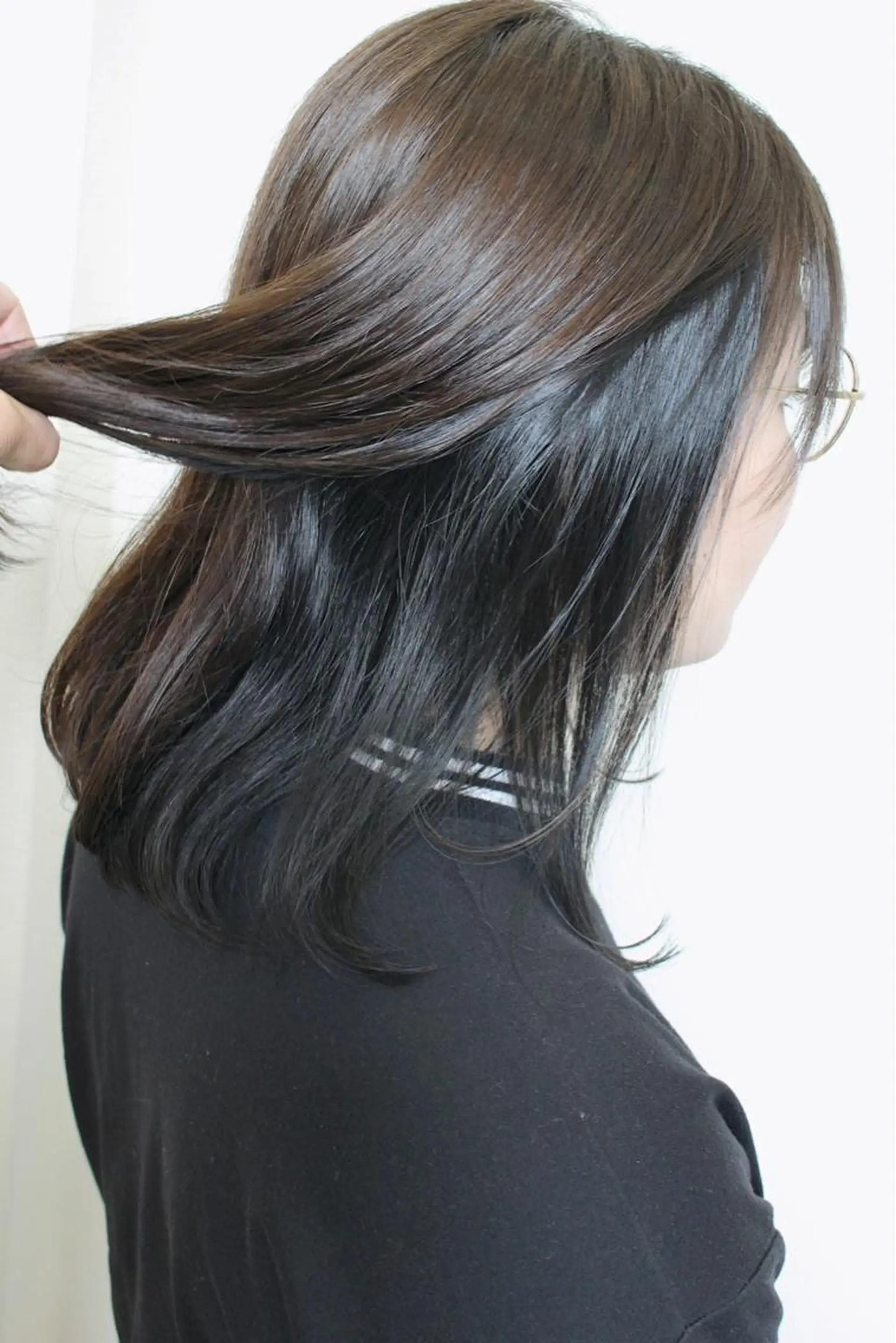 ミディアム カラー 黒髪 ブリーチ オリーブカラー ヘアカラー 土居 正季のヘアスタイル