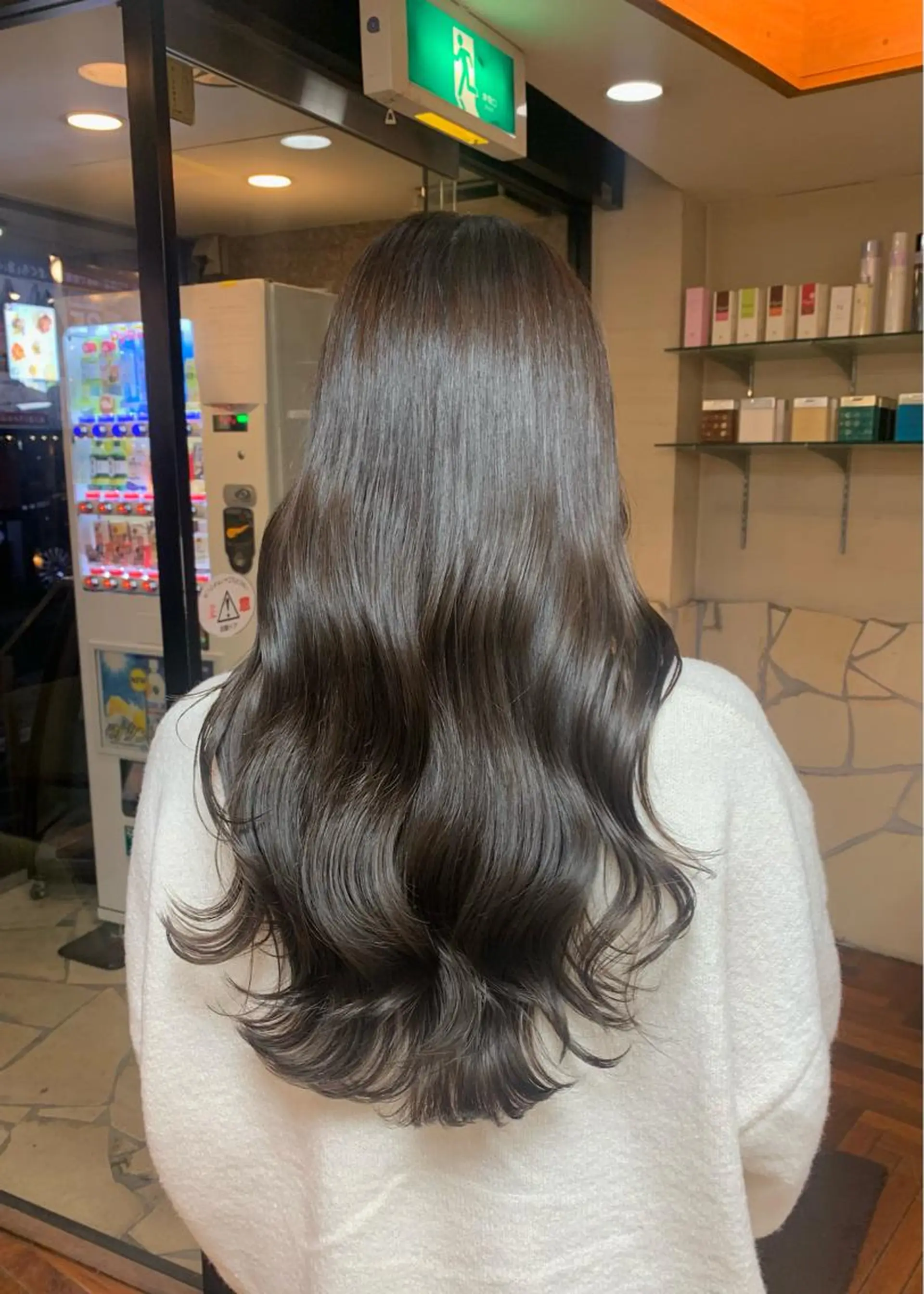 セミロング カラー ベージュカラー ブリーチ ブリーチなしカラー オリーブベージュ ヘアカラー トリートメント LUMO所属・矢野 晃平のヘアスタイル