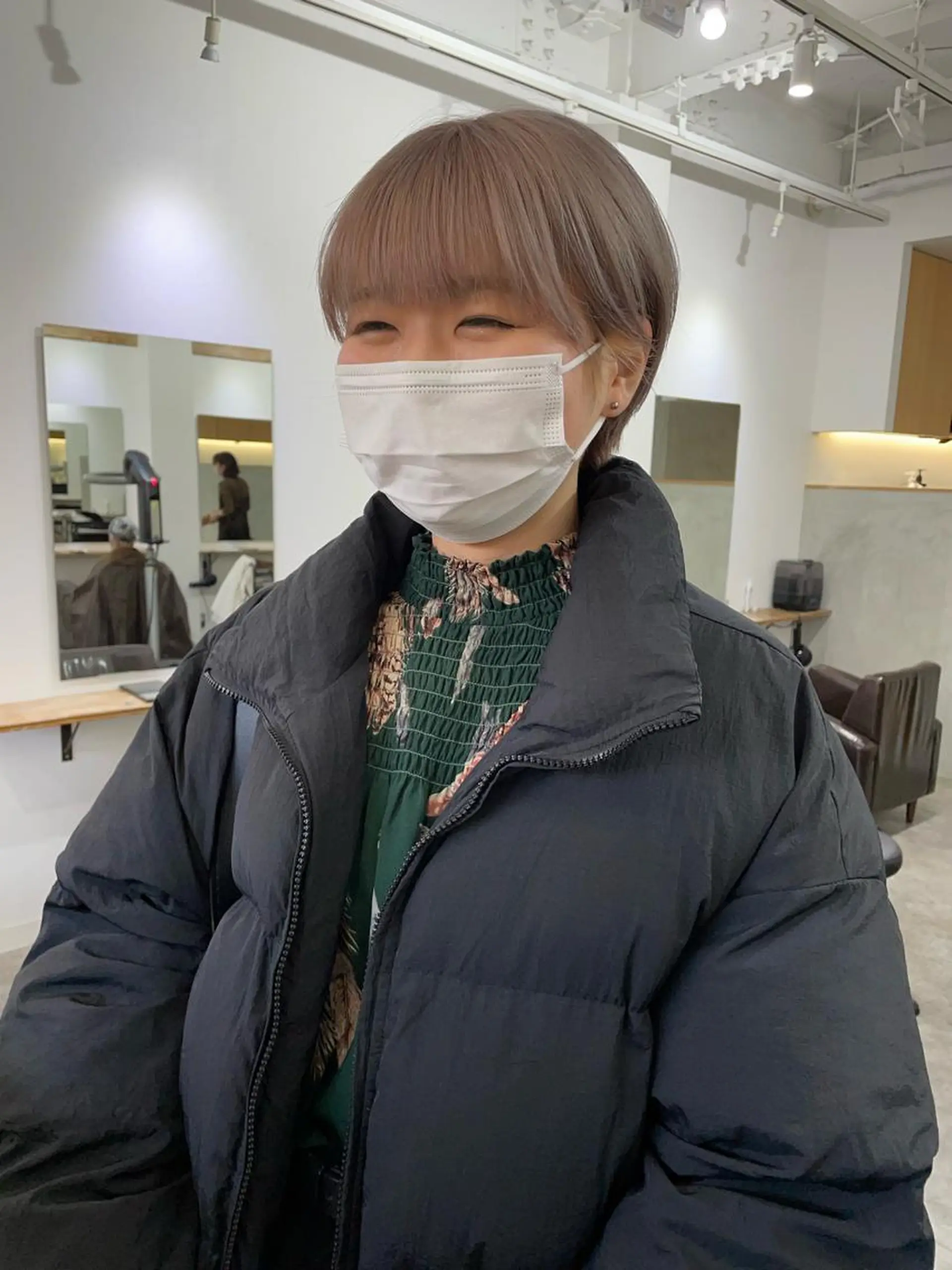 ショート カラー パーマ ヘアアレンジ キッズ ネイル マツエク・マツパ アイブロウ ハイトーンカラー ショートヘア ショートネイル カット ヘアカラー トリートメント パーマ/透明感カラー /ボブ/吉田一生のヘアスタイル