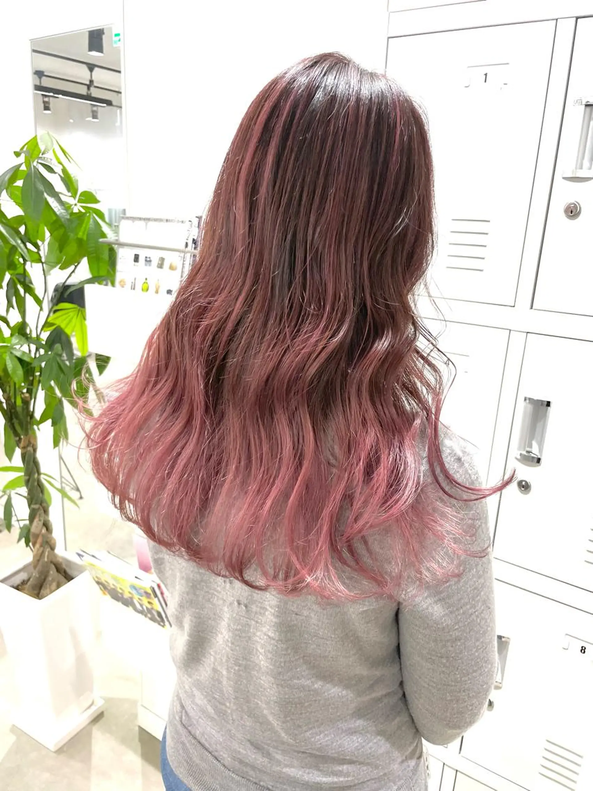 ロング カラー バレイヤージュ ピンクカラー レイヤーカット ヘアカラー 2nd所属・🤍2nd🤍田所 美希のヘアスタイル