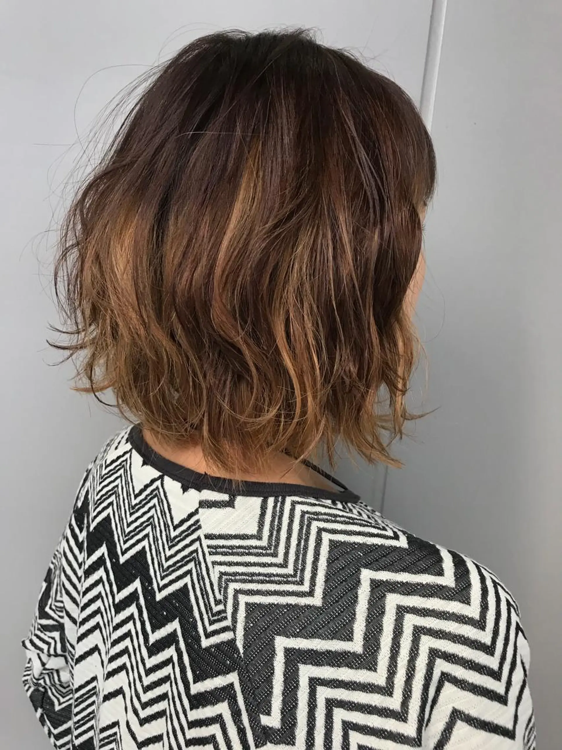 ミディアム カラー 江崎 わか子のヘアスタイル