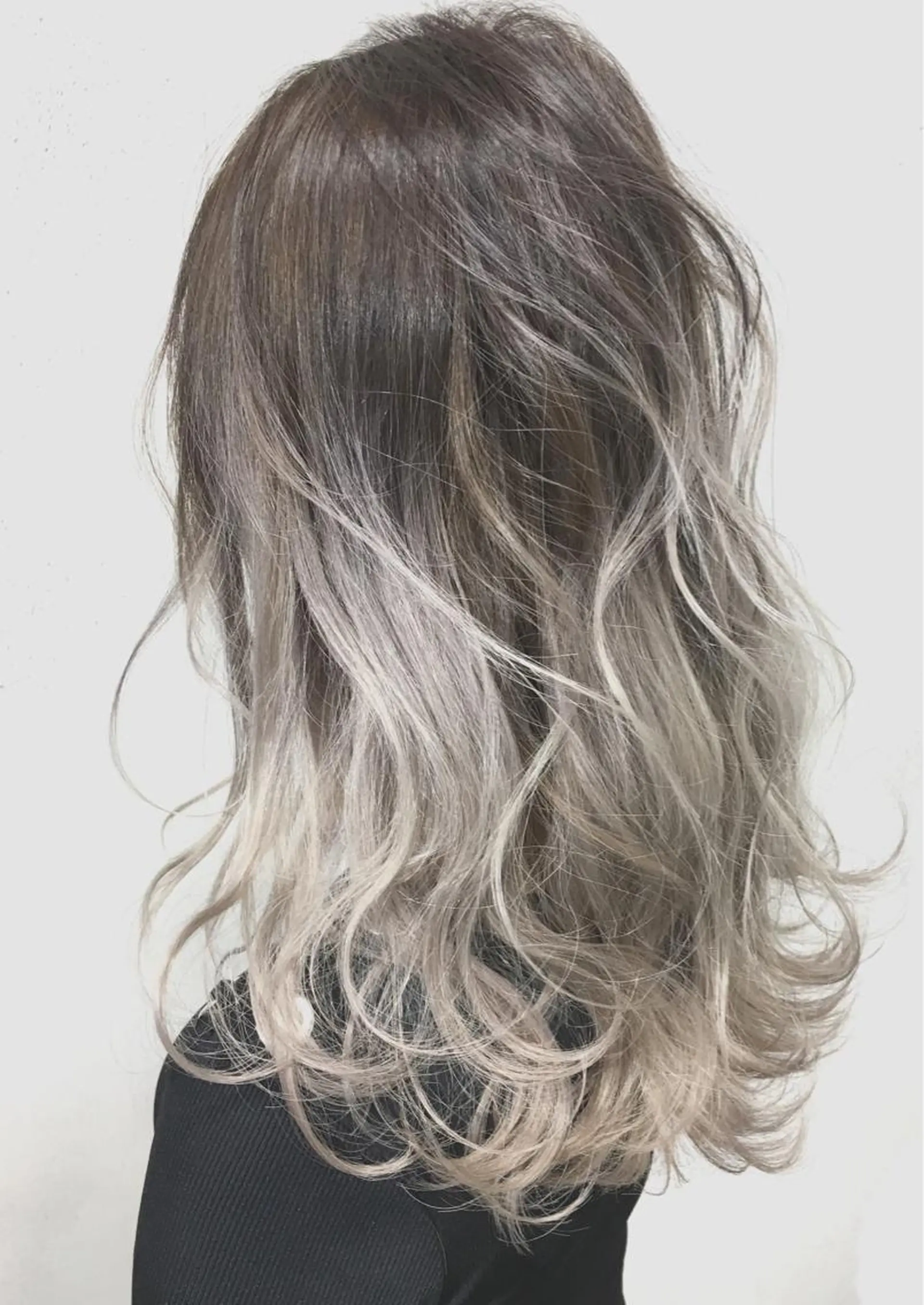 セミロング カラー エクステの神様 ▫️原島ユウヤ▫️のヘアスタイル