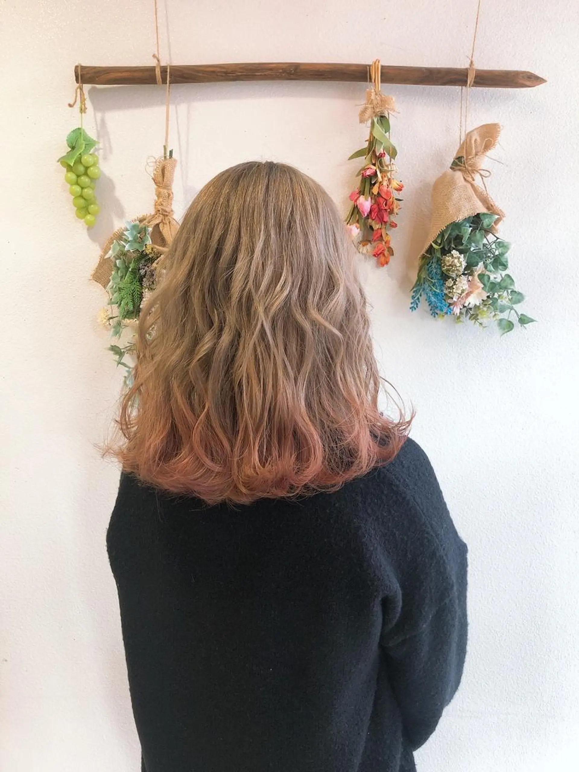 セミロング ヘアカラー 山口 明日花のヘアスタイル