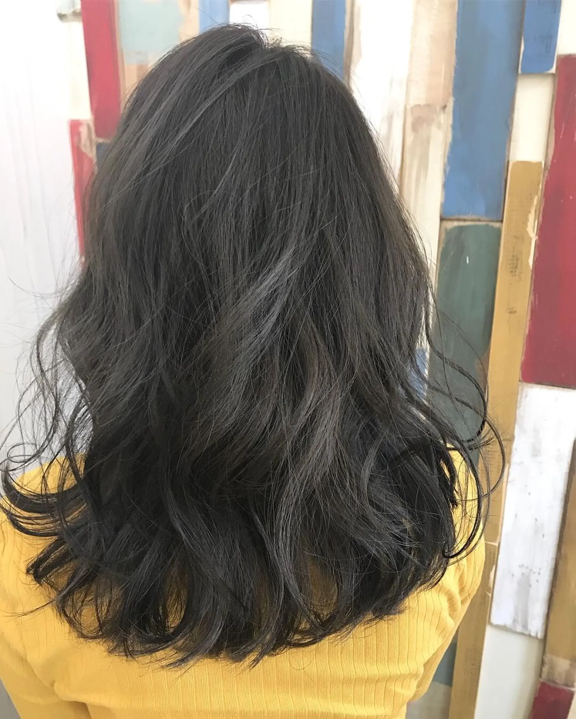 ロング カラー ブリーチ ブルーカラー ブルーグレー ブリーチなしカラー カット トリートメント 嶋村夏実🌼レイヤー 🌸白髪ぼかしのヘアスタイル