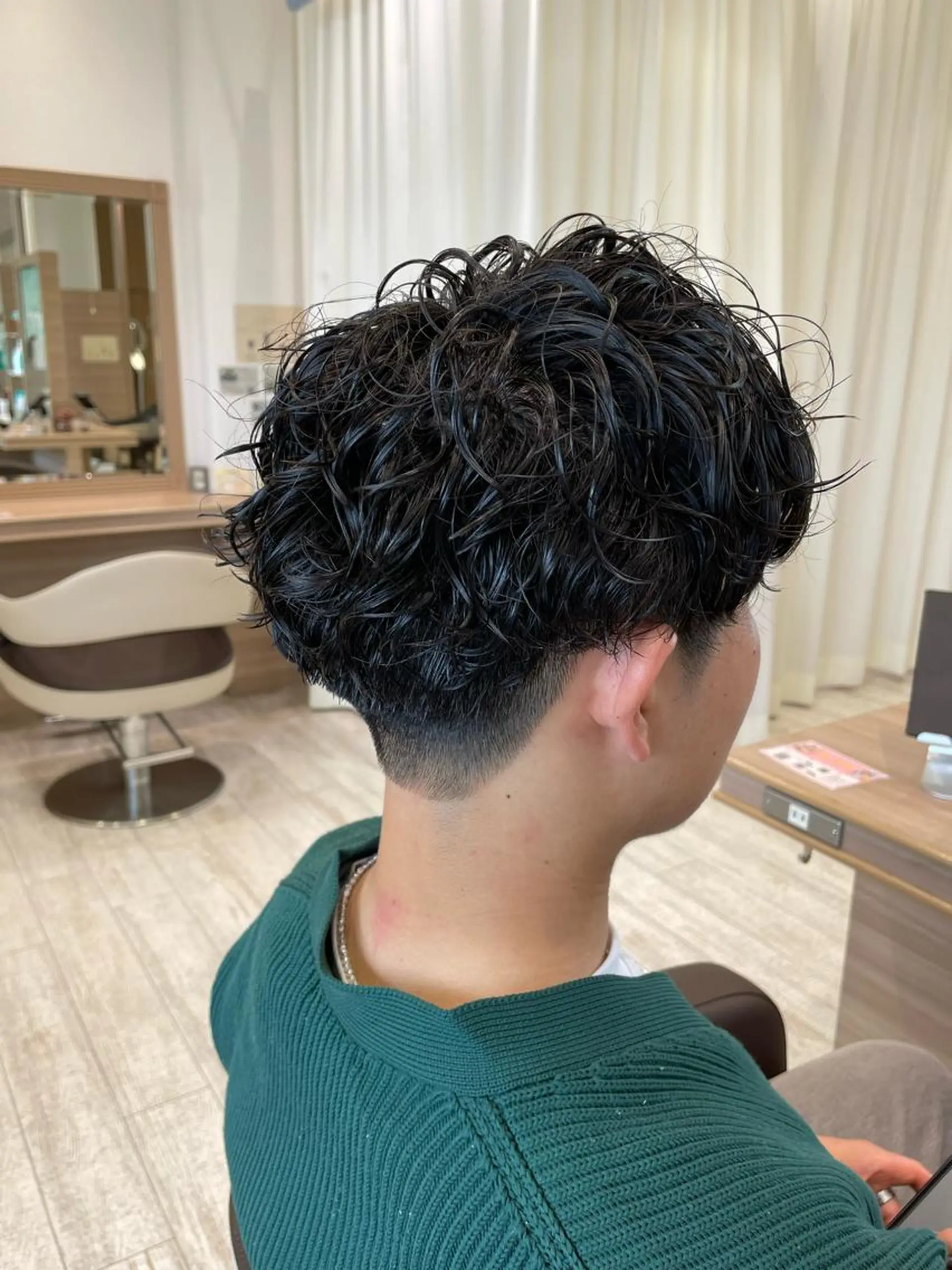 パーマ メンズ メンズパーマ スパイラルパーマ カット パーマ トリートメント 加藤 未歩のヘアスタイル