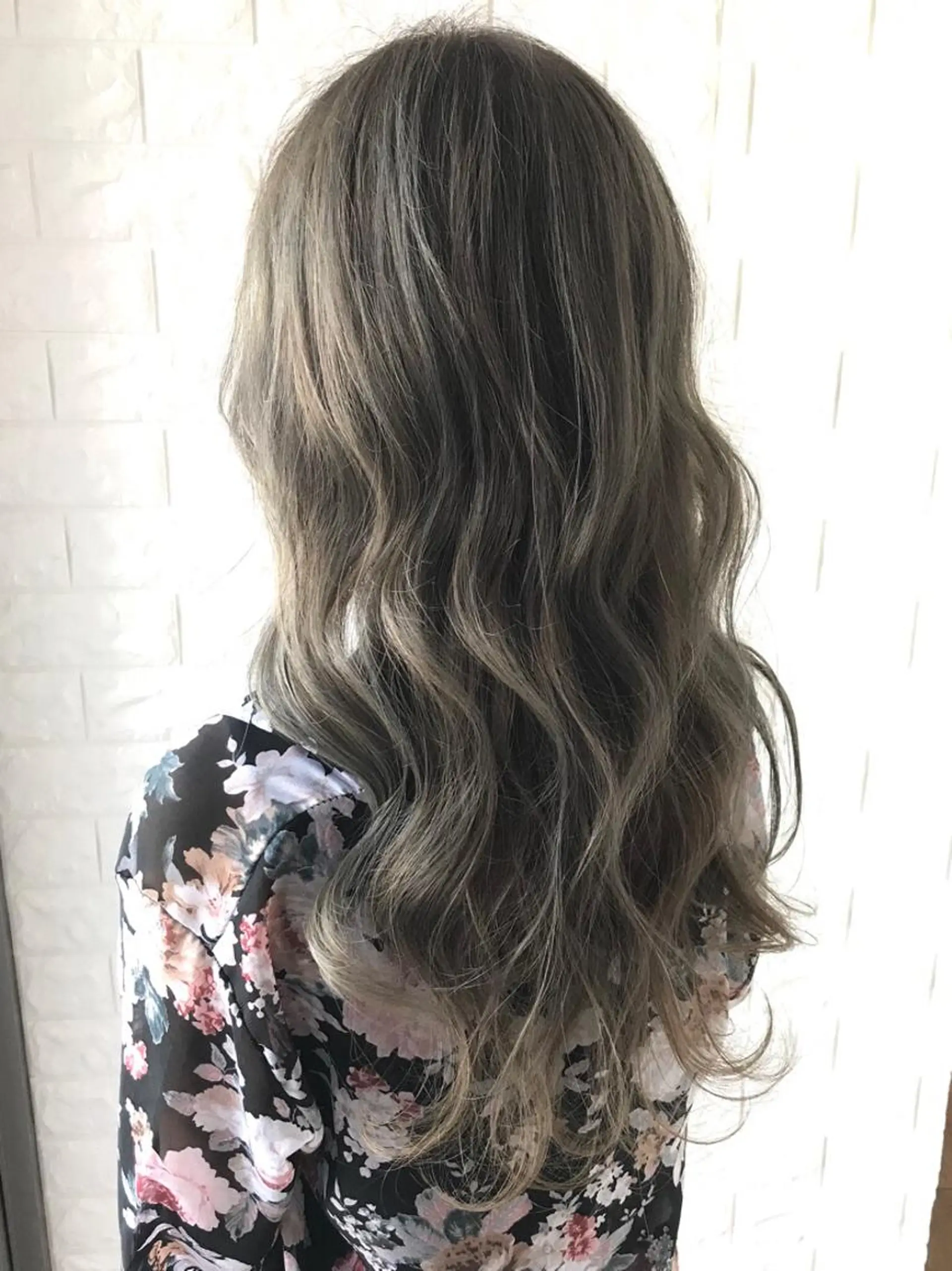 ロング カラー アッシュ アッシュグレー アッシュグレージュ 透明感カラー グレージュ エイジングケア特化 美容師✂️山崎竜二のヘアスタイル