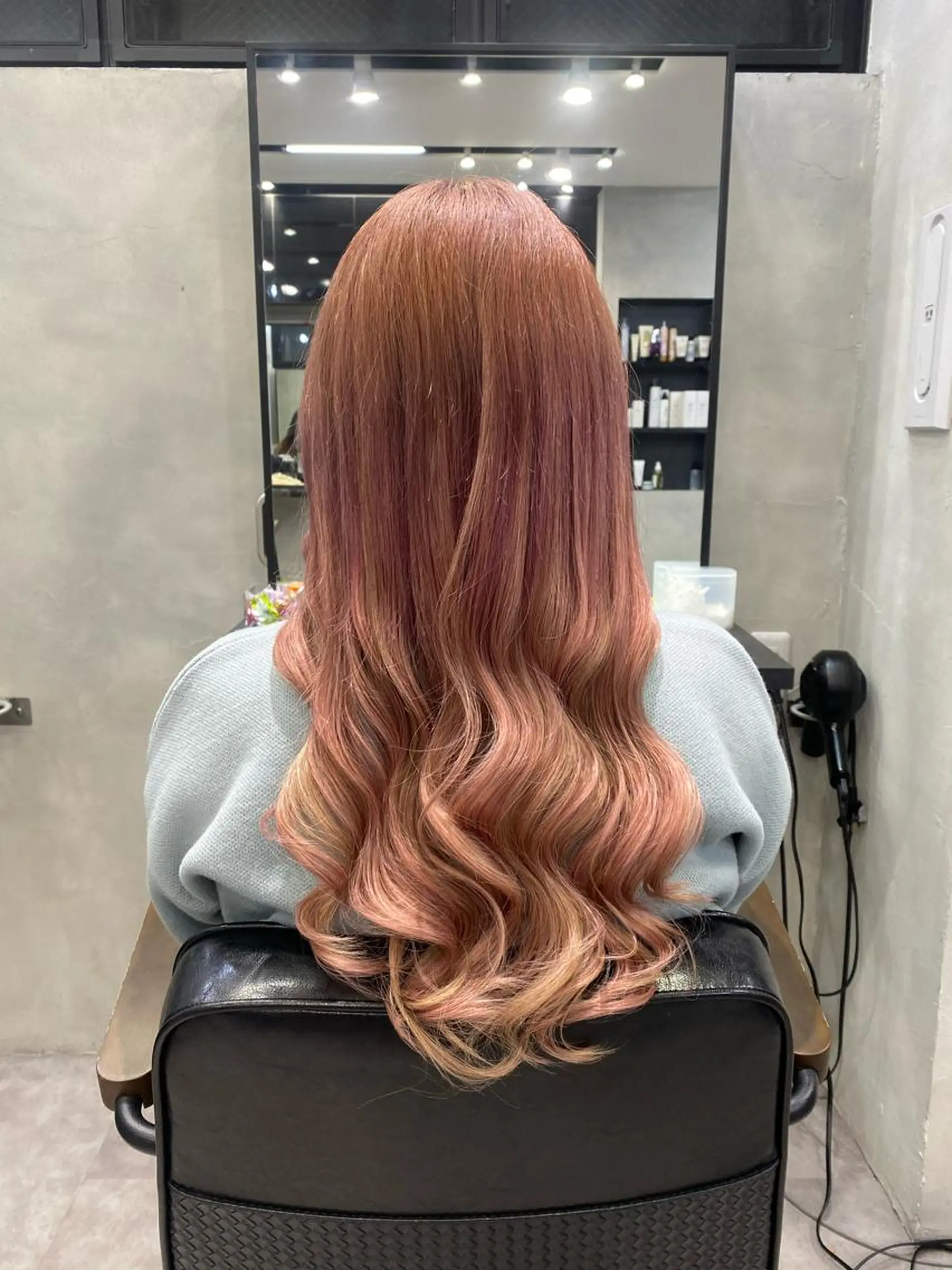 セミロング カラー ヘアアレンジ LAVENDIA Azabu所属・LAVENDIA 初音のヘアスタイル