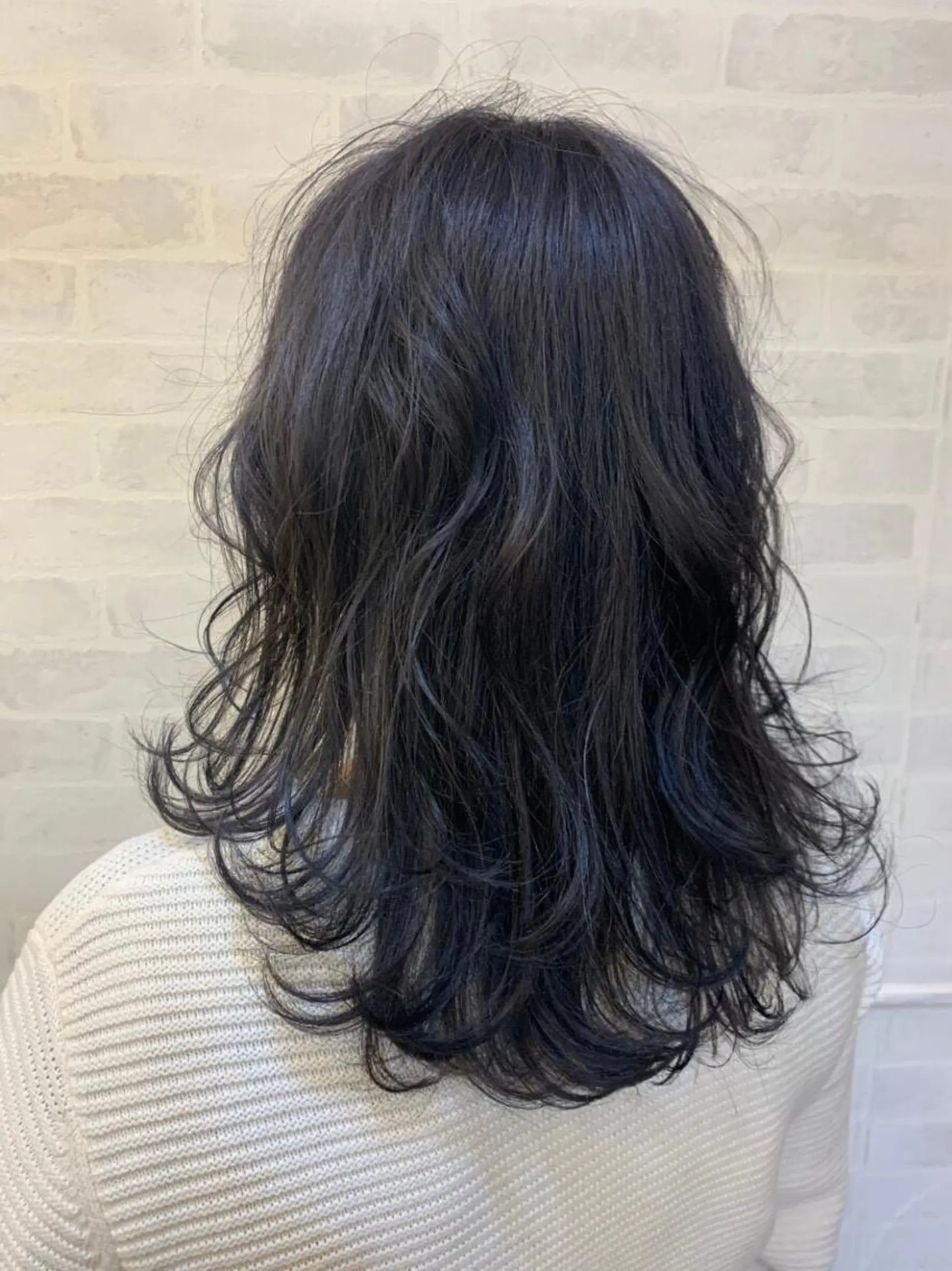 セミロング シールエクステ/ ハイトーンカラーのヘアスタイル