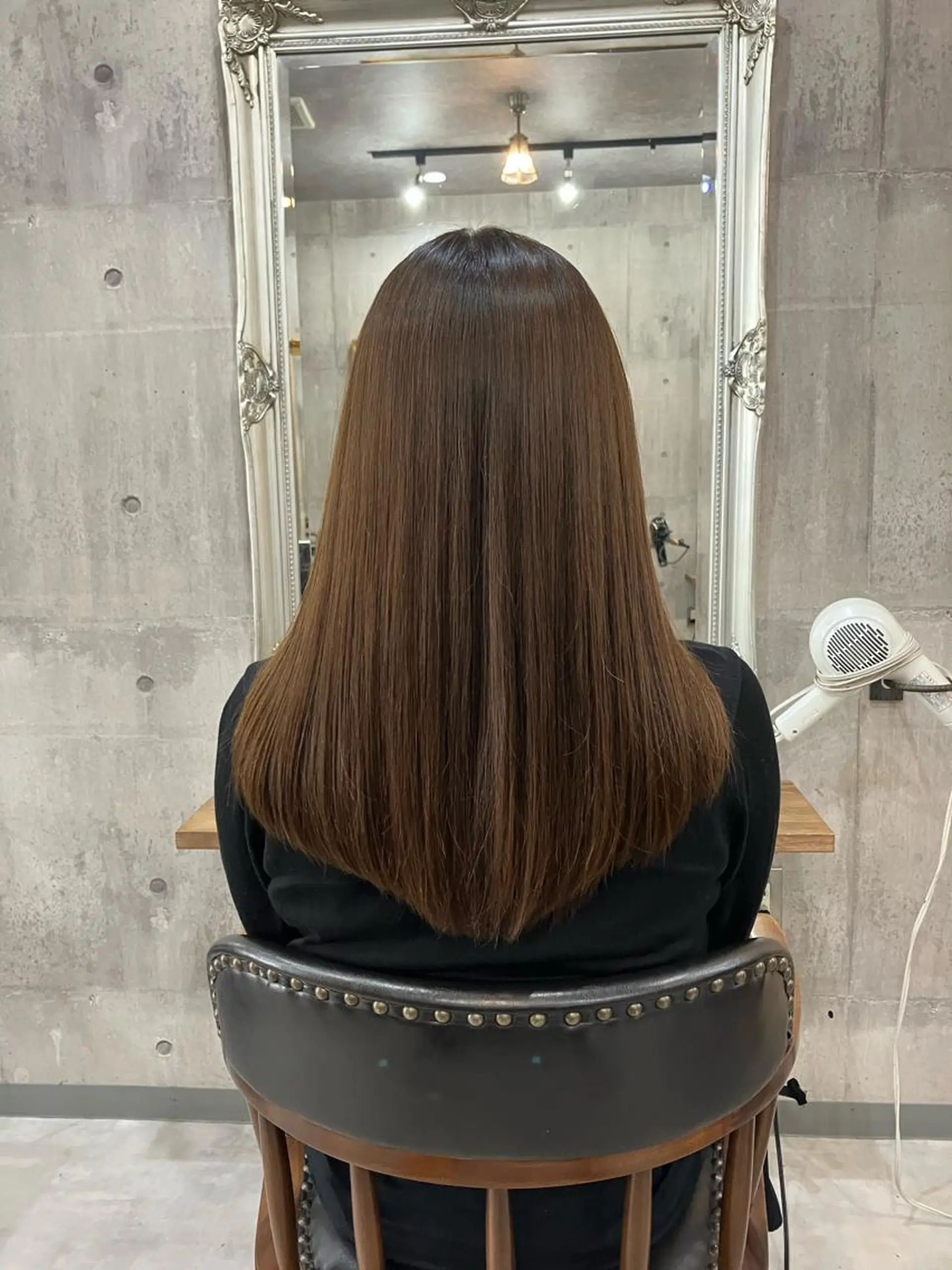 ロング カラー イルミナカラー トリートメント カット ヘッドスパ HAIR BASE ZAWAWA所属・レイヤー/ブリーチ｜ 特殊パーマ/赤澤のヘアスタイル