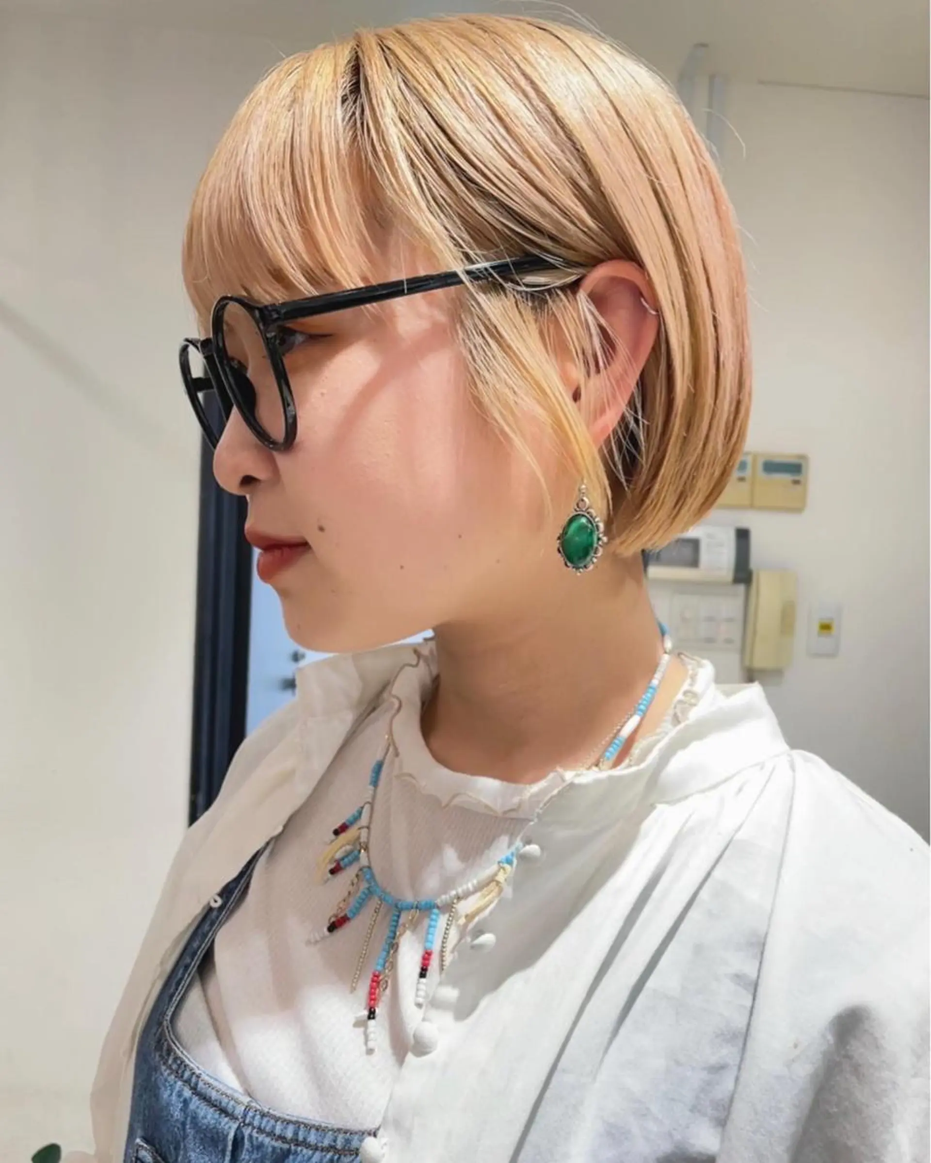 ショート カラー ハイトーンカラー ボブ ショートヘア カット ヘアカラー トリートメント Loom.所属・村上雅人 ナチュラルモードのヘアスタイル