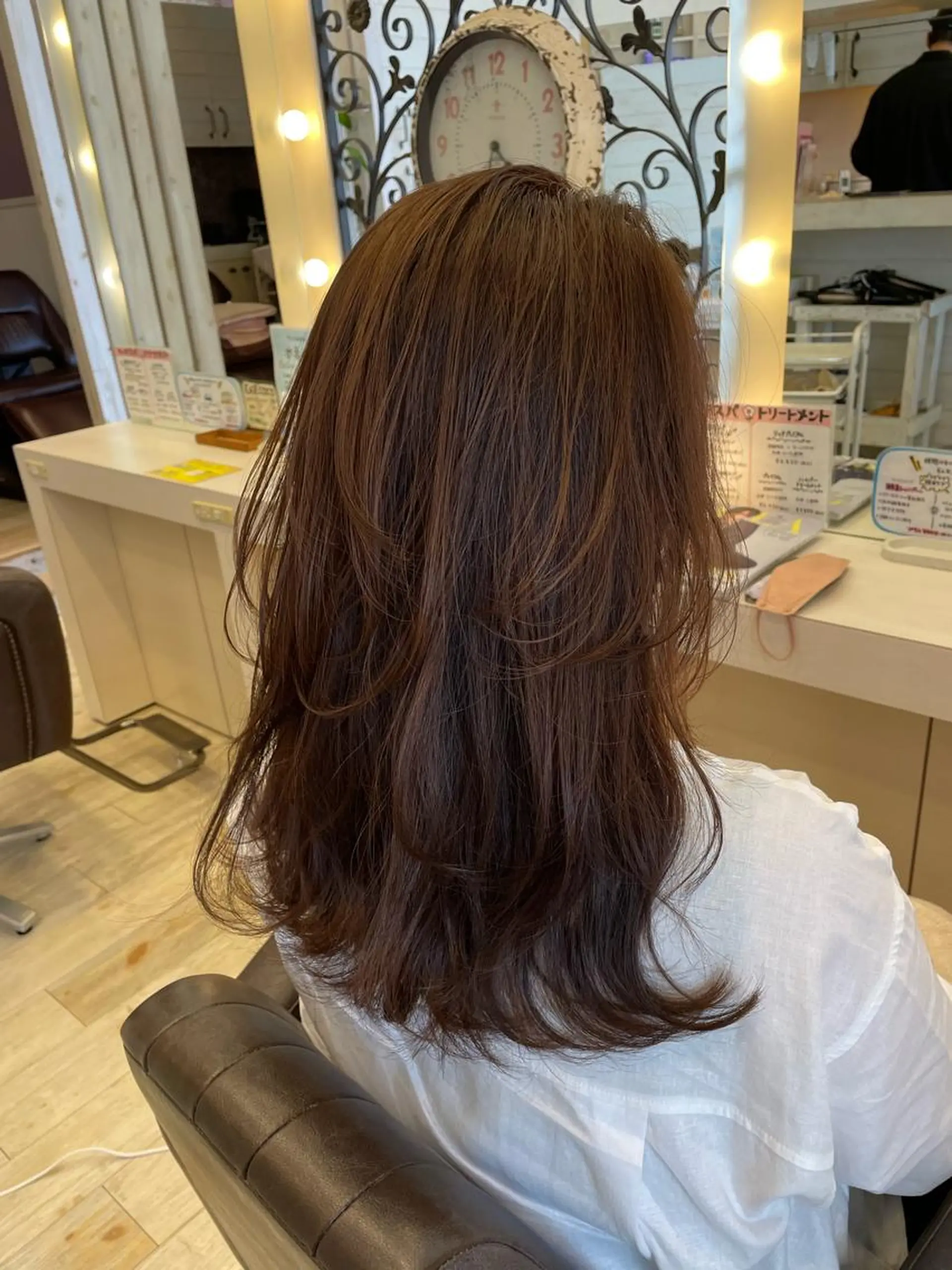 セミロング カラー アッシュ ベージュカラー レイヤーカット Crén by marie 真嘉比店所属・東恩納 誠のヘアスタイル