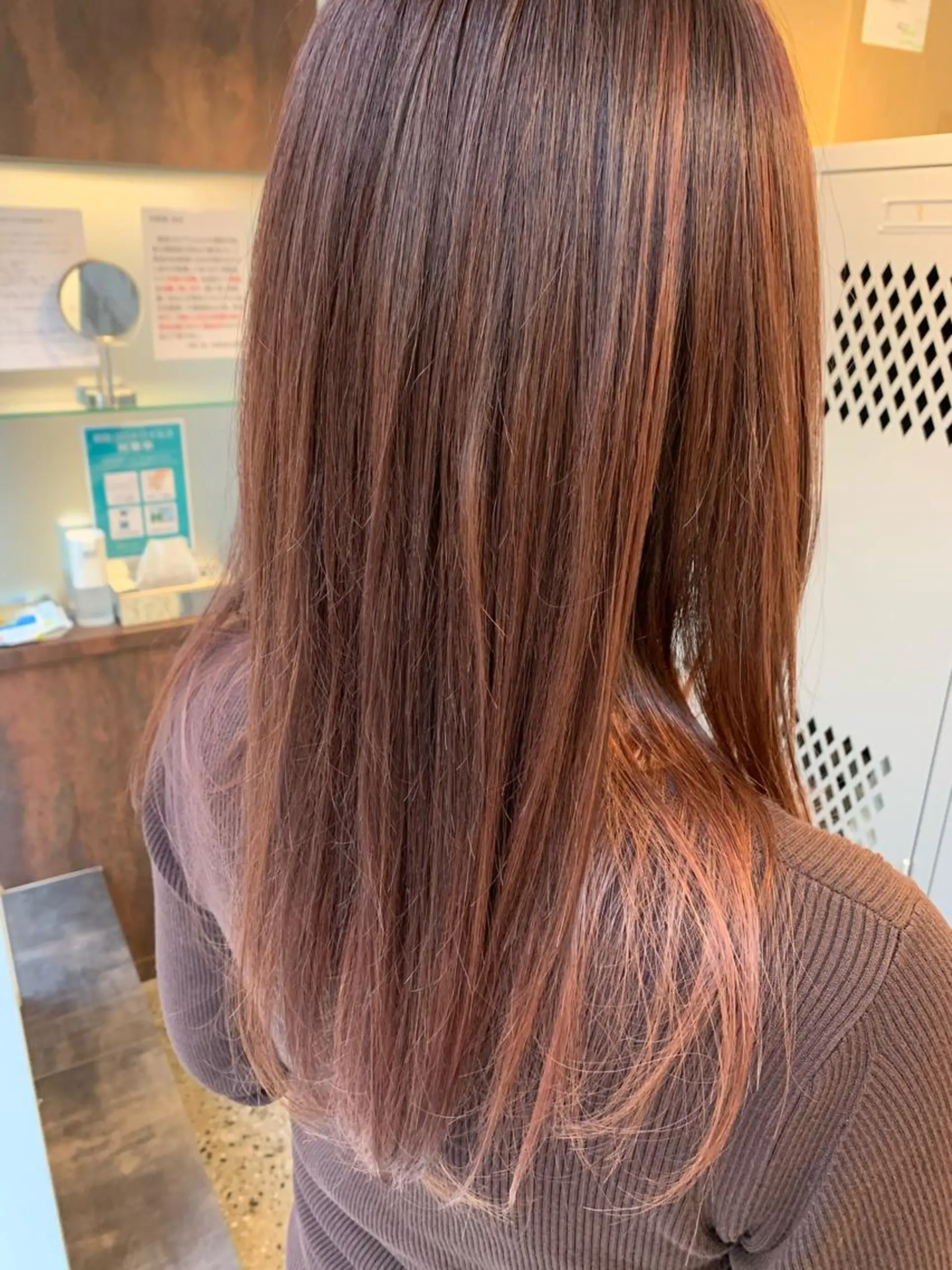 セミロング カラー WISTERIA P LUS1 ikumiのヘアスタイル