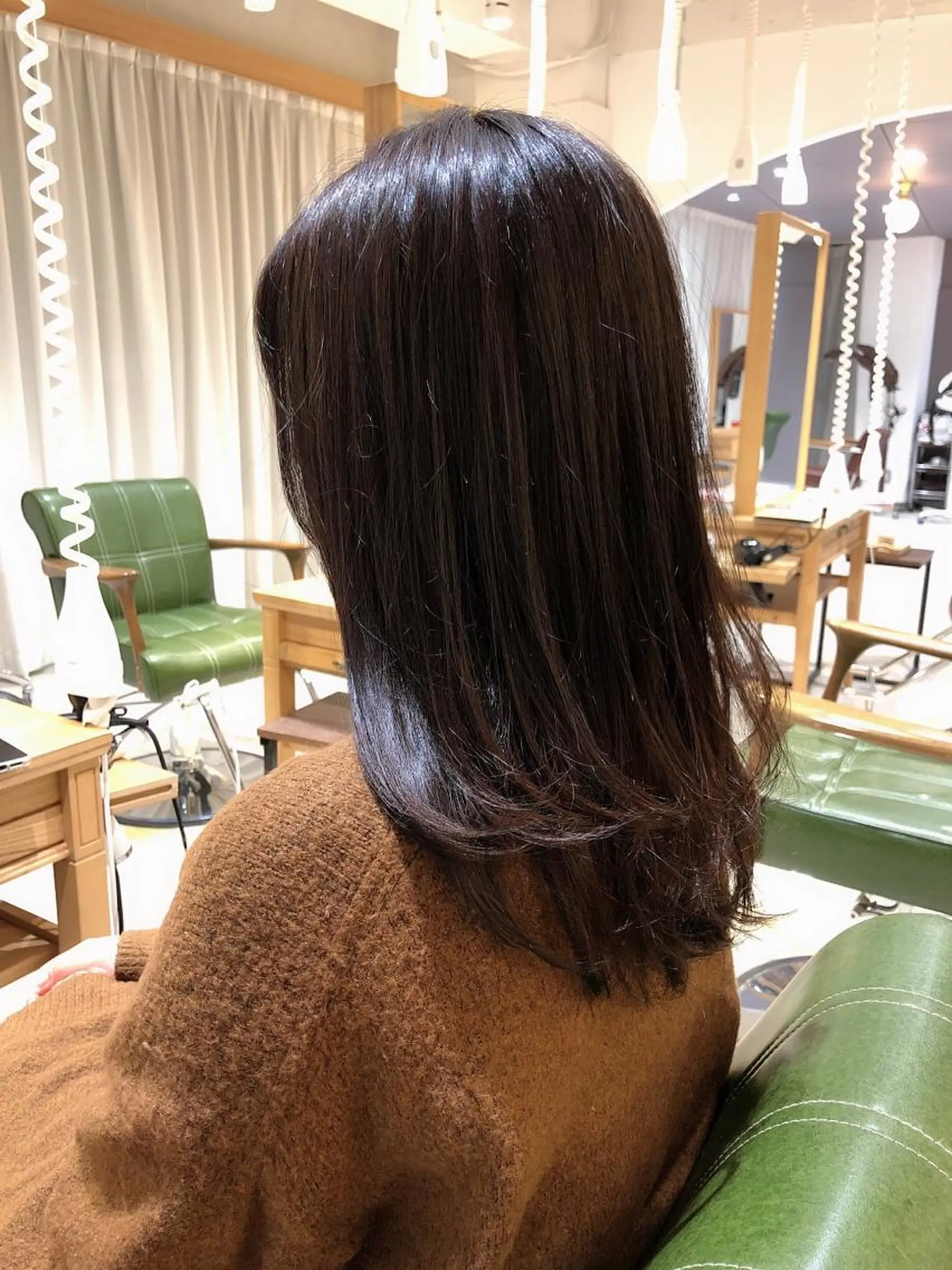 セミロング カラー eins.hair所属・過去一の柔髪ヘア 🌿einshairのヘアスタイル