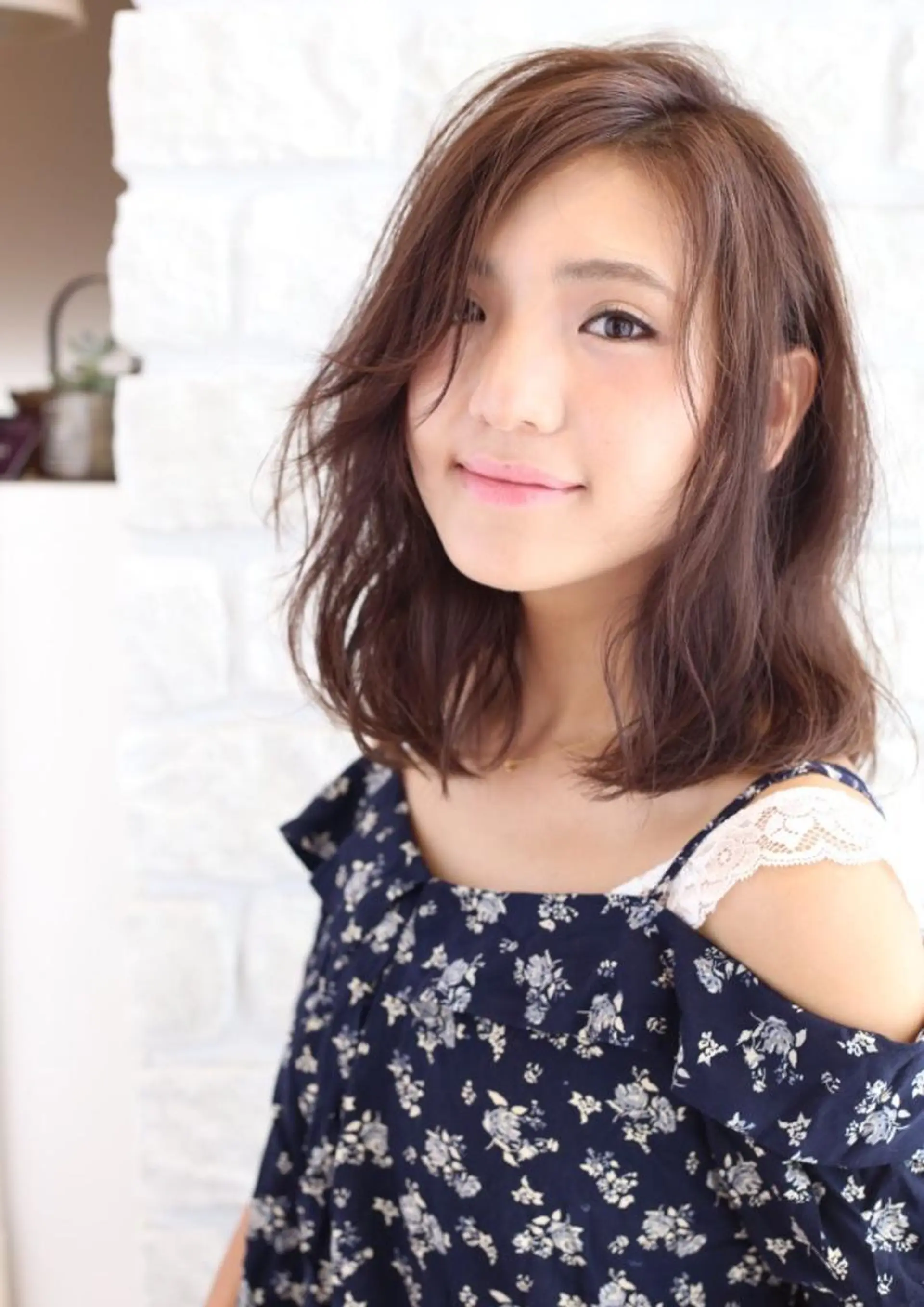 ミディアム 庄司 美佑樹のヘアスタイル