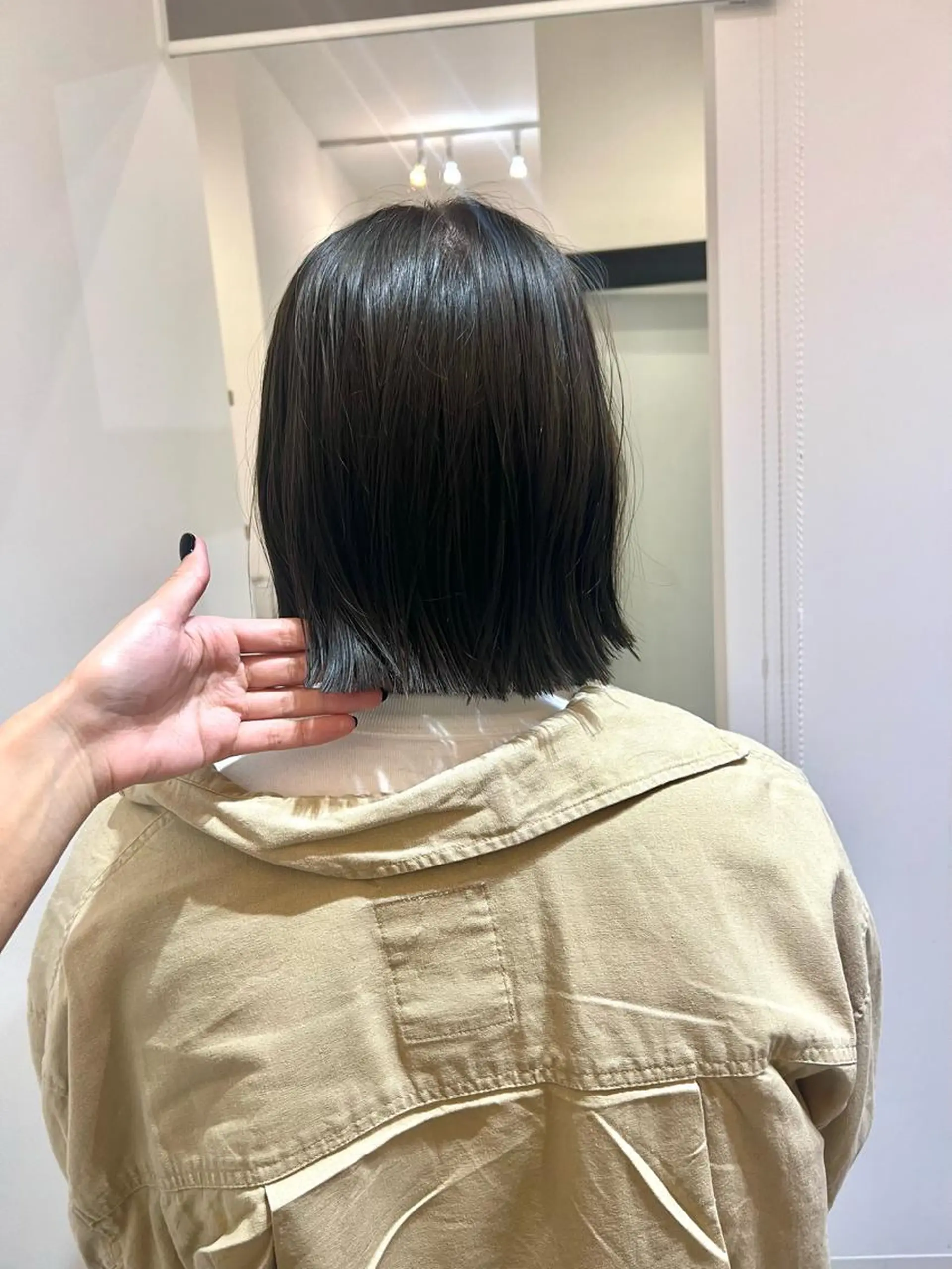 ショート カラー 切りっぱなしボブ ブラウンカラー オリーブブラウン ボブ しおり/パーマ/ newi町田のヘアスタイル