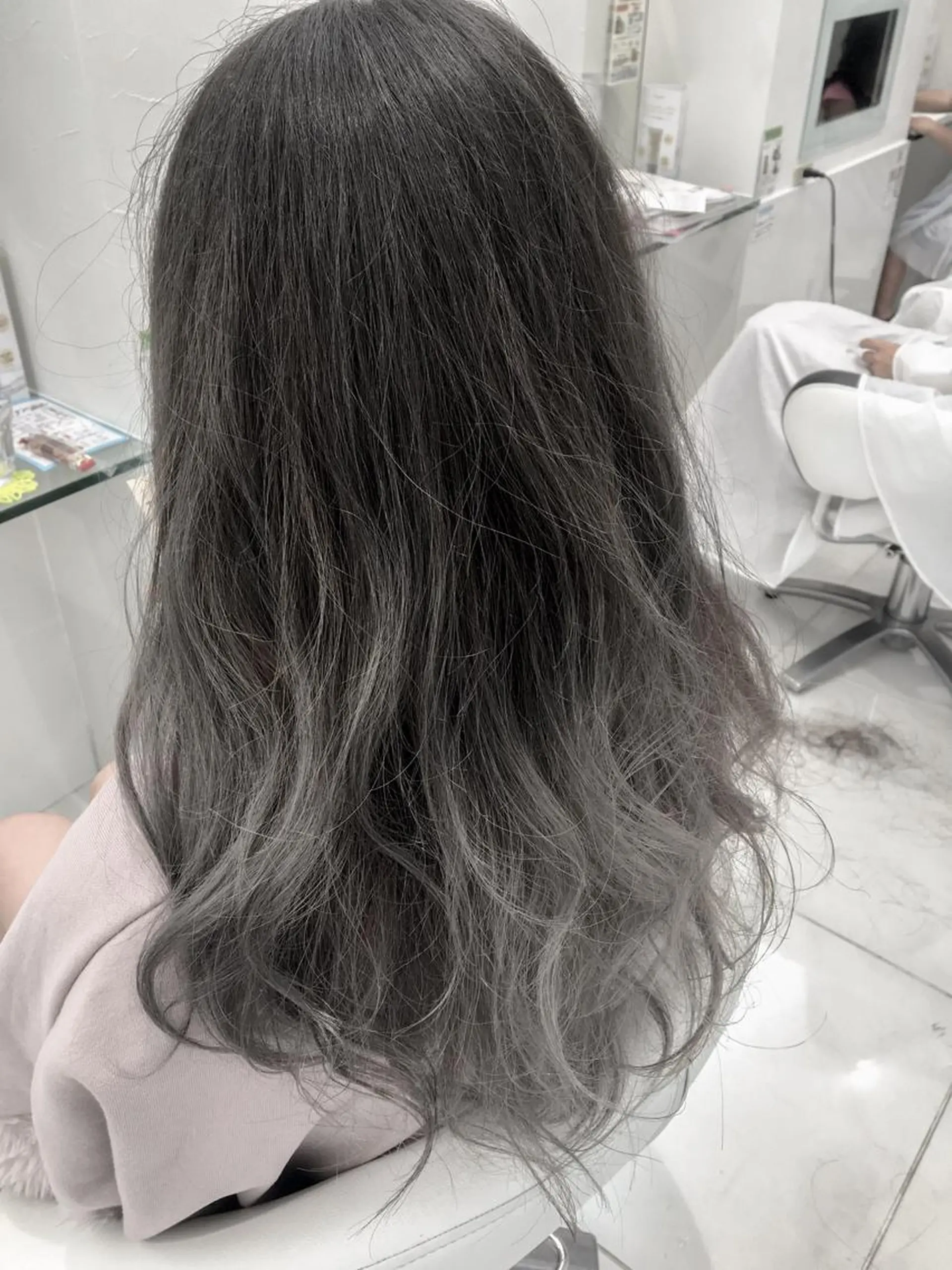 カラー MERu所属・MERu/高橋裕之 /レイヤー/艶カラーのヘアスタイル