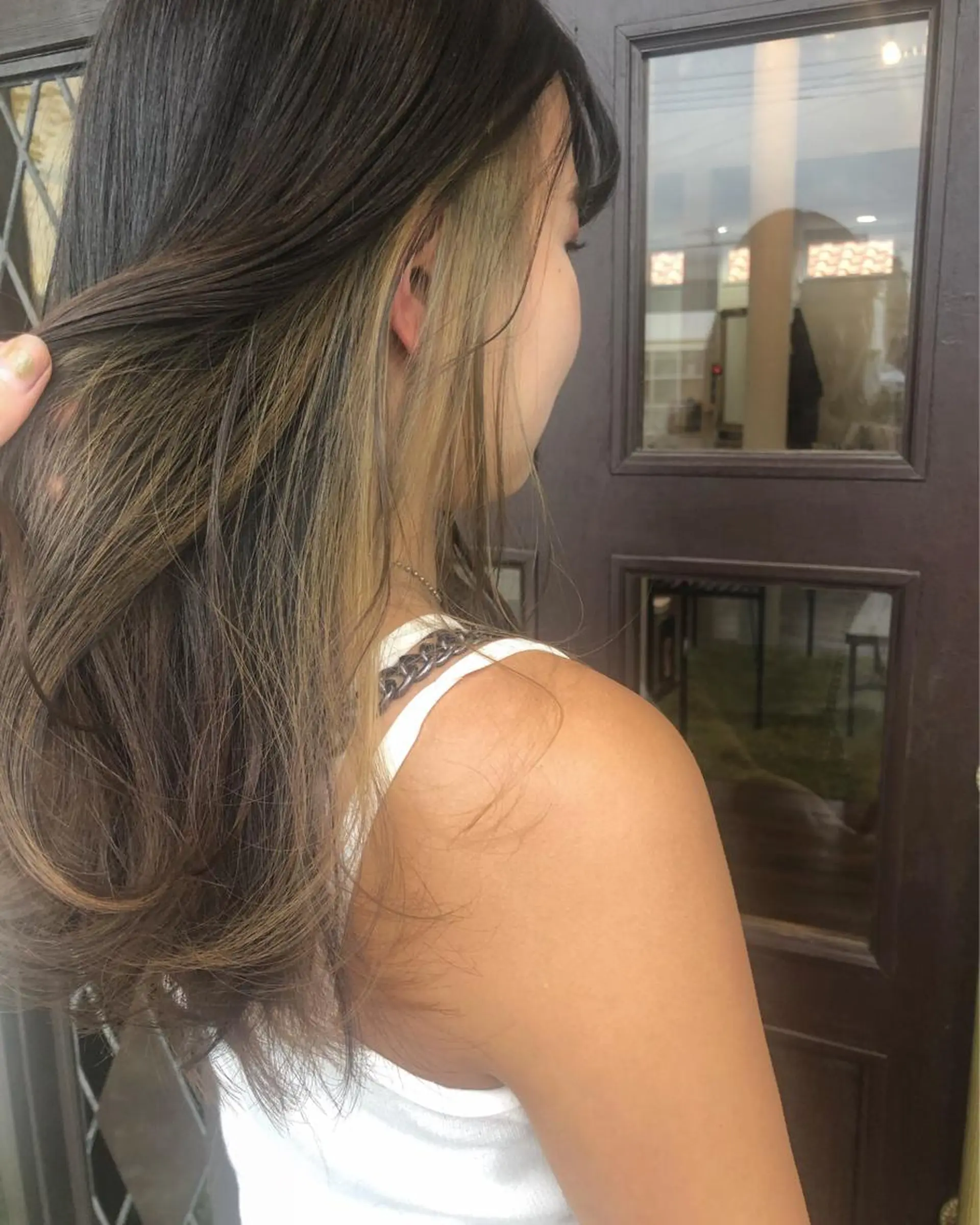 ロング カラー ベージュカラー インナーカラー ホワイトベージュ カット ヘアカラー 縮毛矯正 トリートメント 江原 彩華のヘアスタイル