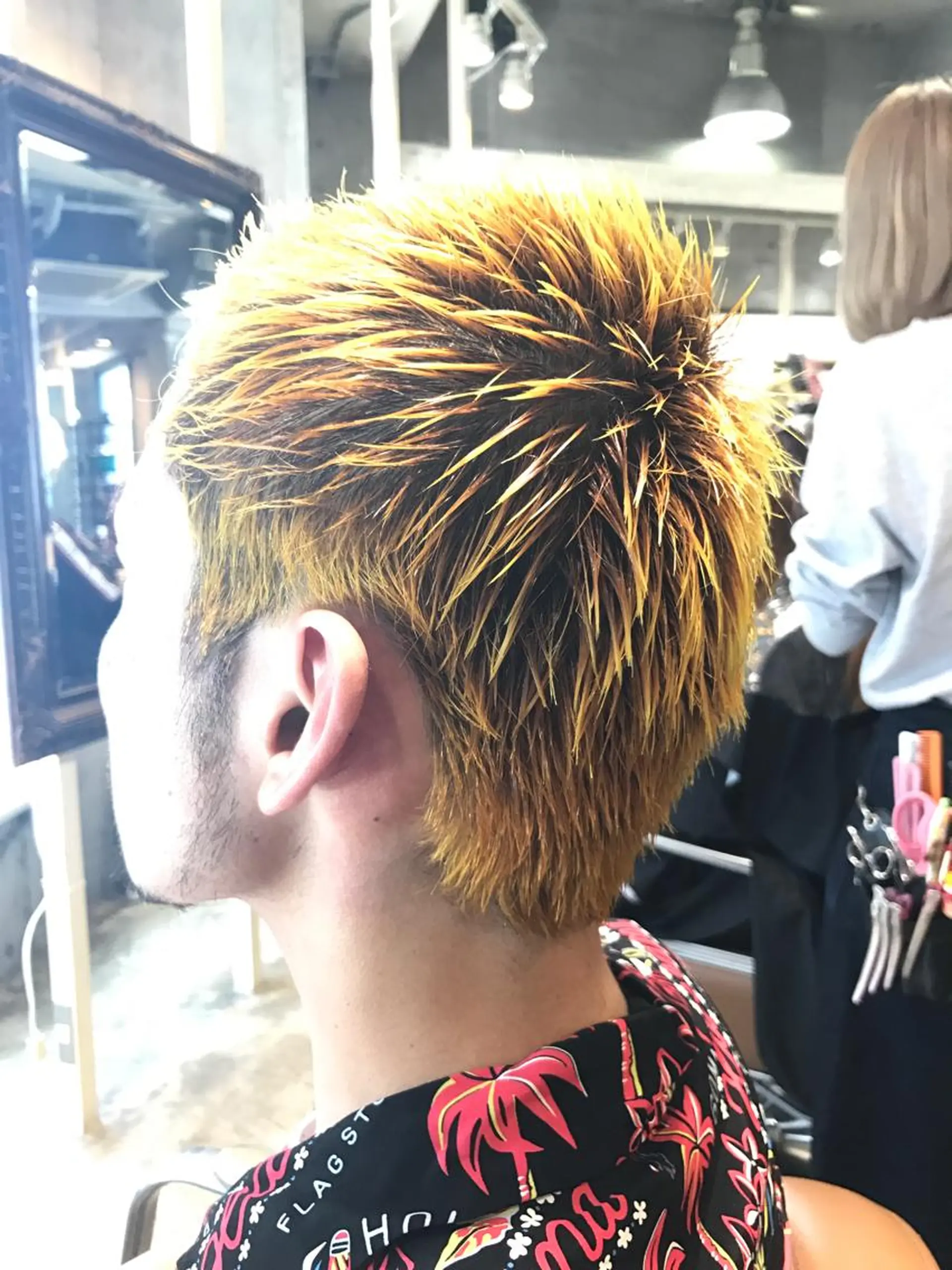 ショート カラー パーマ ヘアアレンジ メンズ キッズ ネイル マツエク・マツパ メンズハイトーン ダブルカラー ハイトーンカラー イエローカラー メンズネイル サロンドミルク 原宿のヘアスタイル
