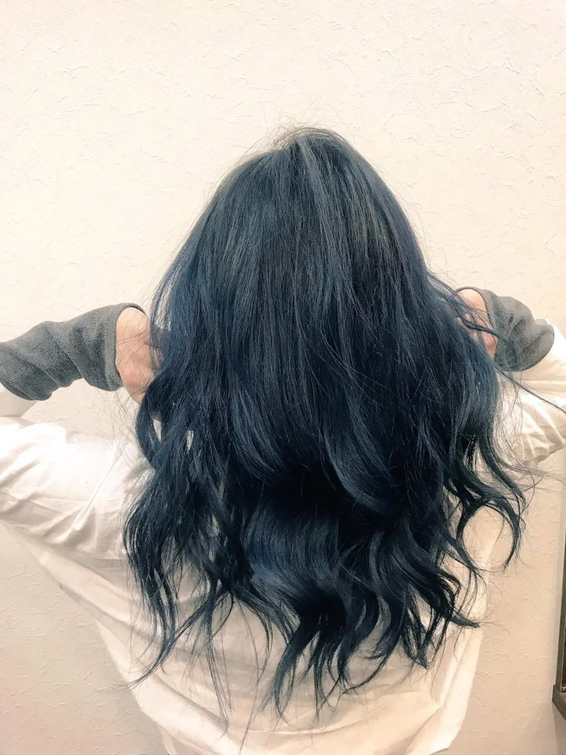 セミロング カラー ブリーチ ブルーカラー ていねい技術No.1 🌈諏訪 健太のヘアスタイル