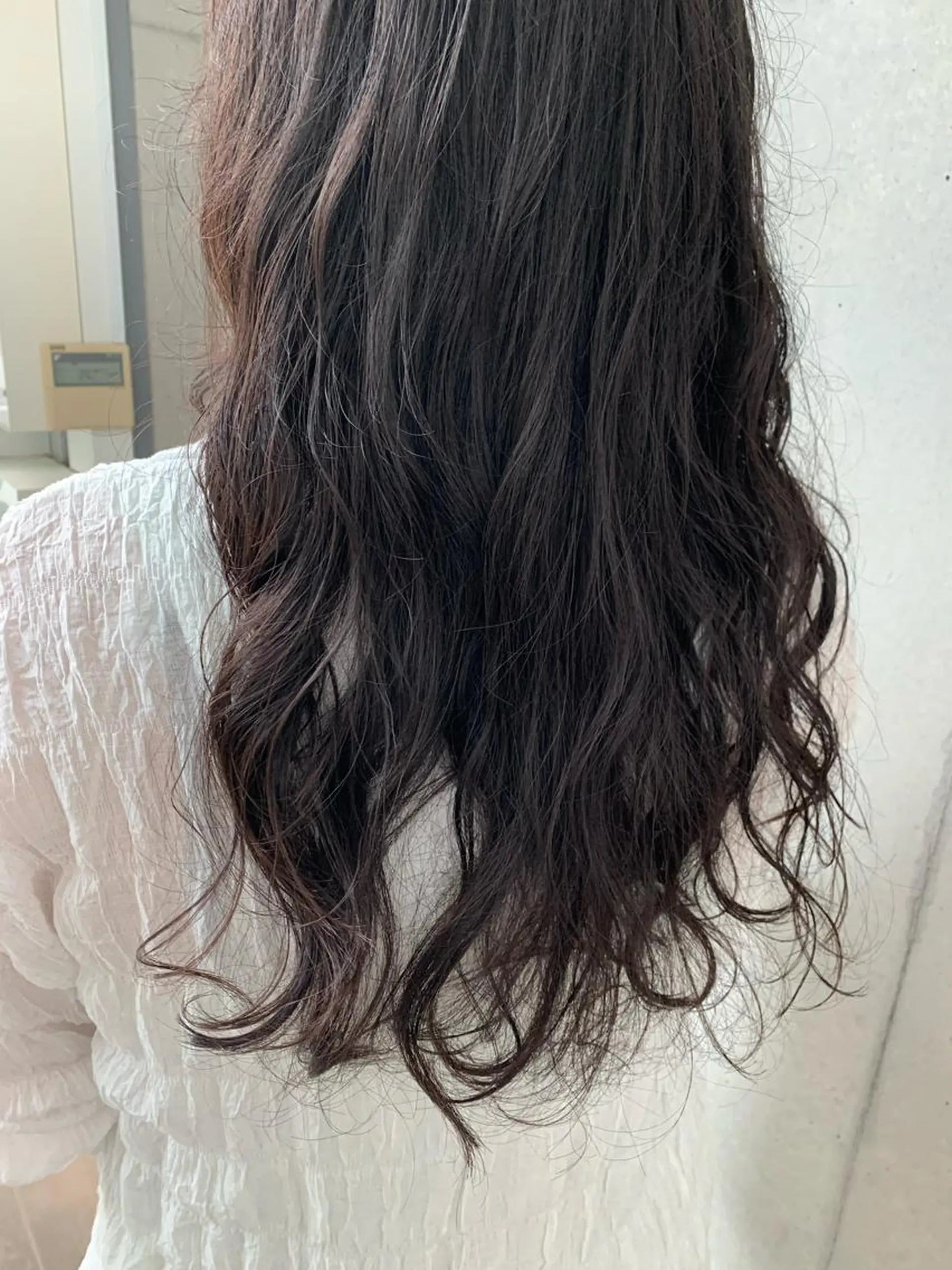 ロング パーマ Asti blanche所属・ブリーチなしWカラー /地毛風/小林凪沙のヘアスタイル