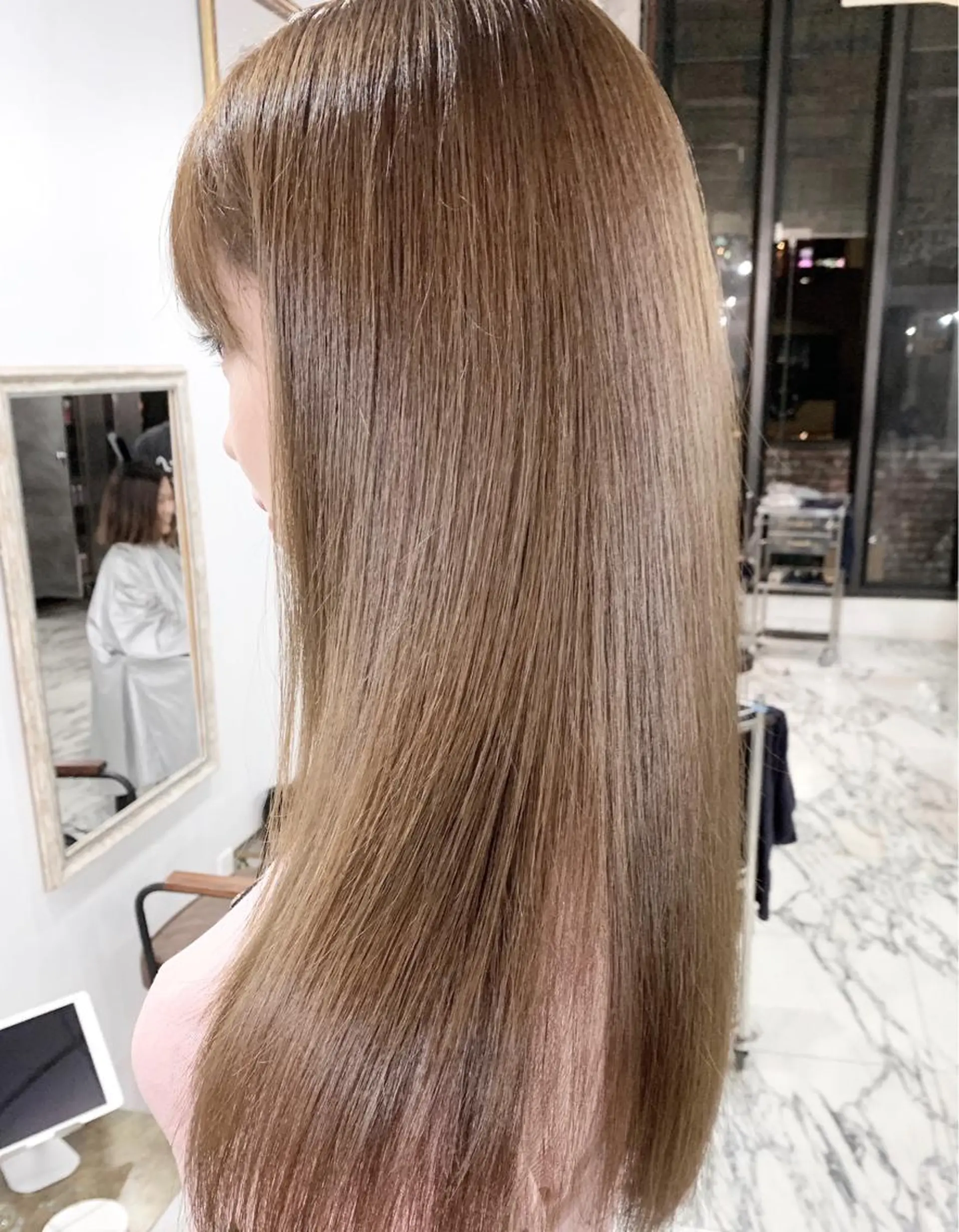 セミロング エクステ（レミー毛） NINEのヘアスタイル