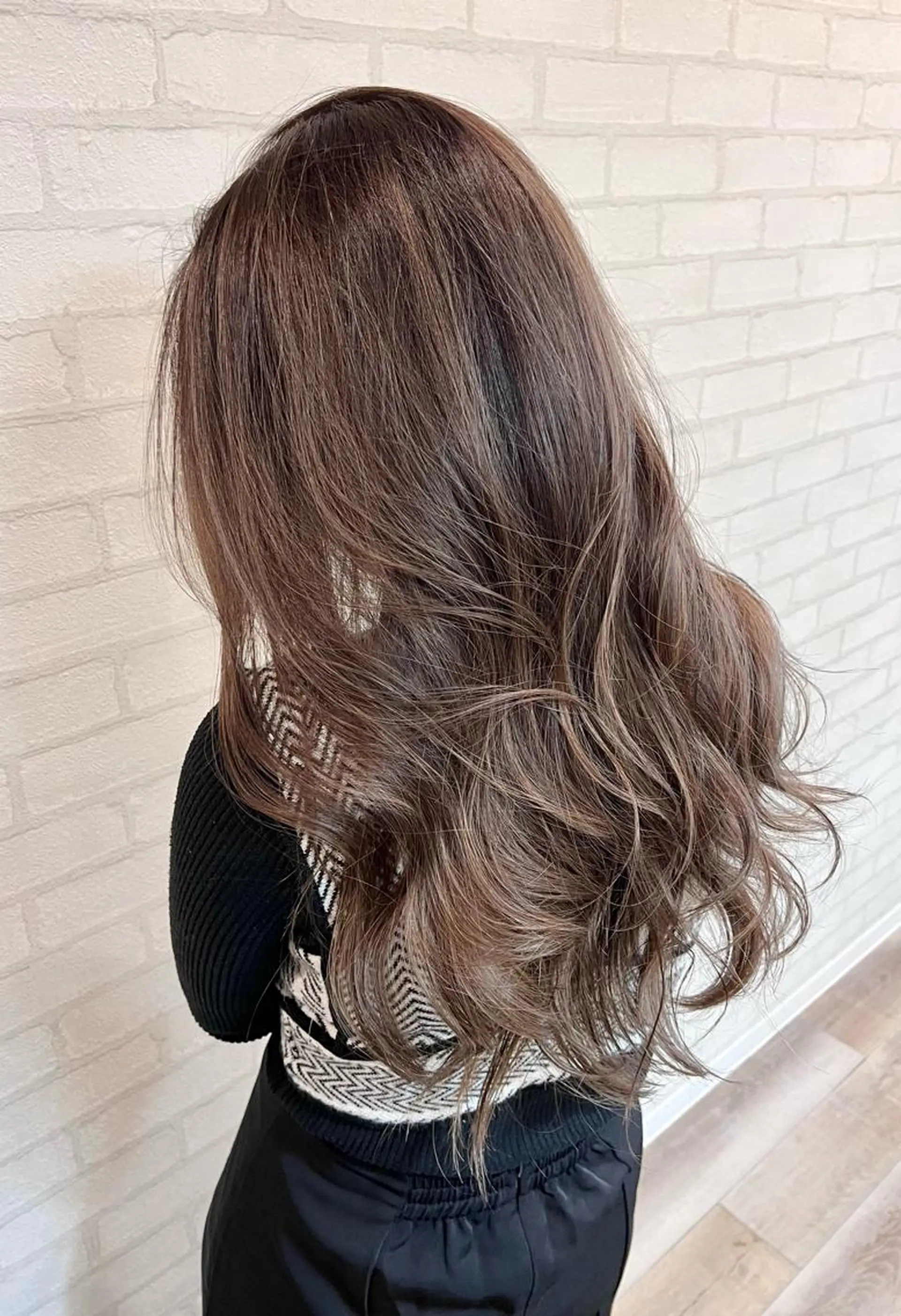 ロング カラー ブリーチ ケアブリーチ ハイライトカラー ハイライト ヘアカラー 白髪世代の悩み解決 阿部耕大のヘアスタイル