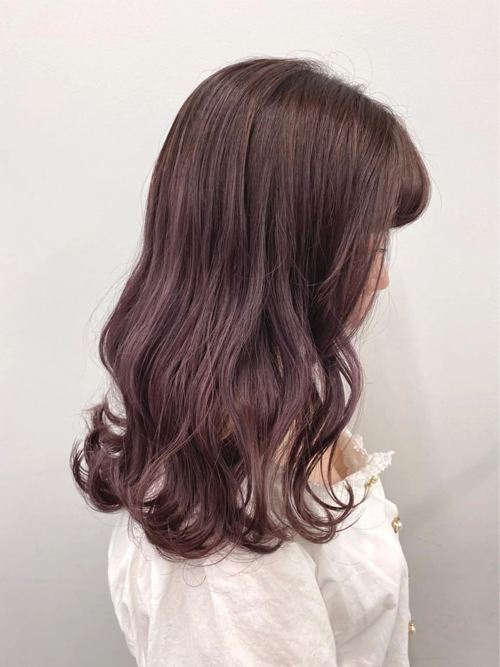 ミディアム カラー グレージュ インナーカラー ラベンダーカラー ラベンダーグレージュ ラベンダーグレー momo所属・メンズヘアメイク 🩵Mayuki🩵のヘアスタイル