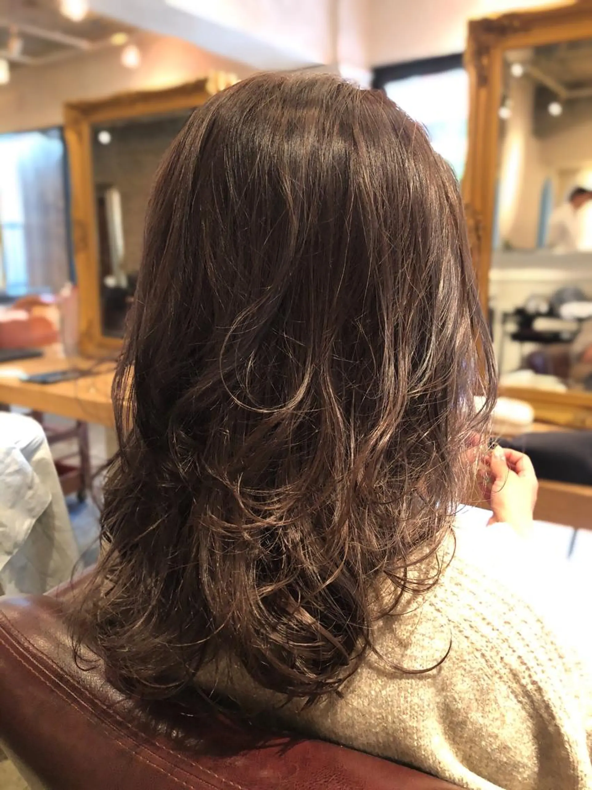 ミディアム カラー グレージュ レイヤーカット 韓国風カット/ 髪質改善 黒崎のヘアスタイル