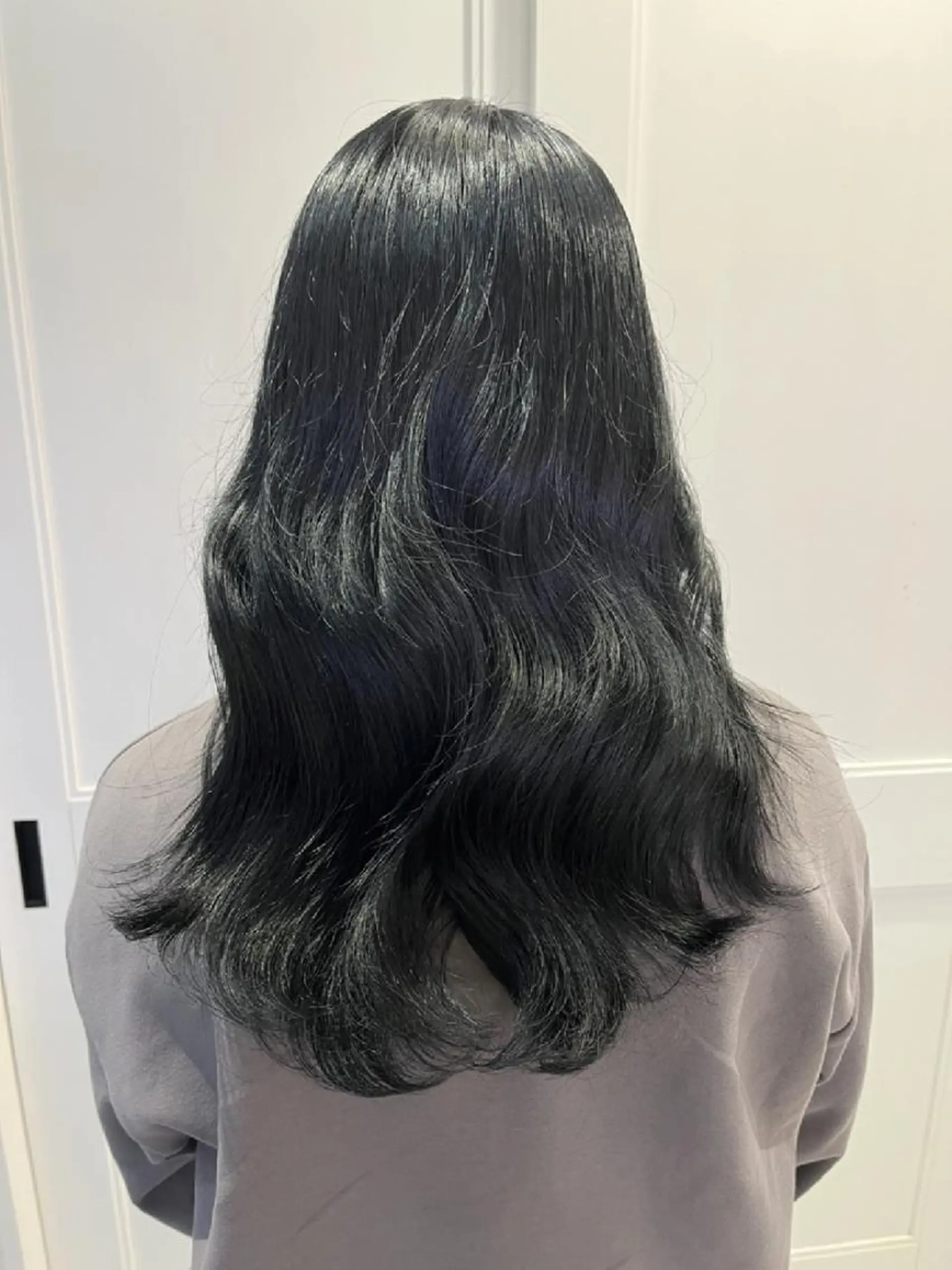 ロング カラー ダークグレー ダークグレージュ グレージュ crenier【クルニエ】所属・亀田 幸美のヘアスタイル