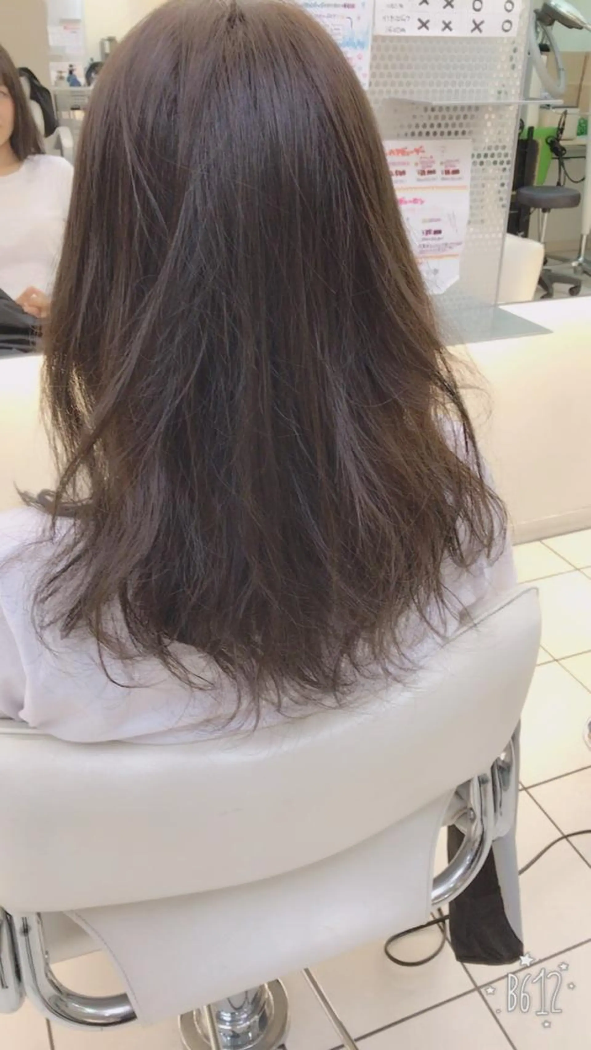 セミロング アッシュ アッシュブラウン 相武台ショート特化 💐川崎希💐のヘアスタイル