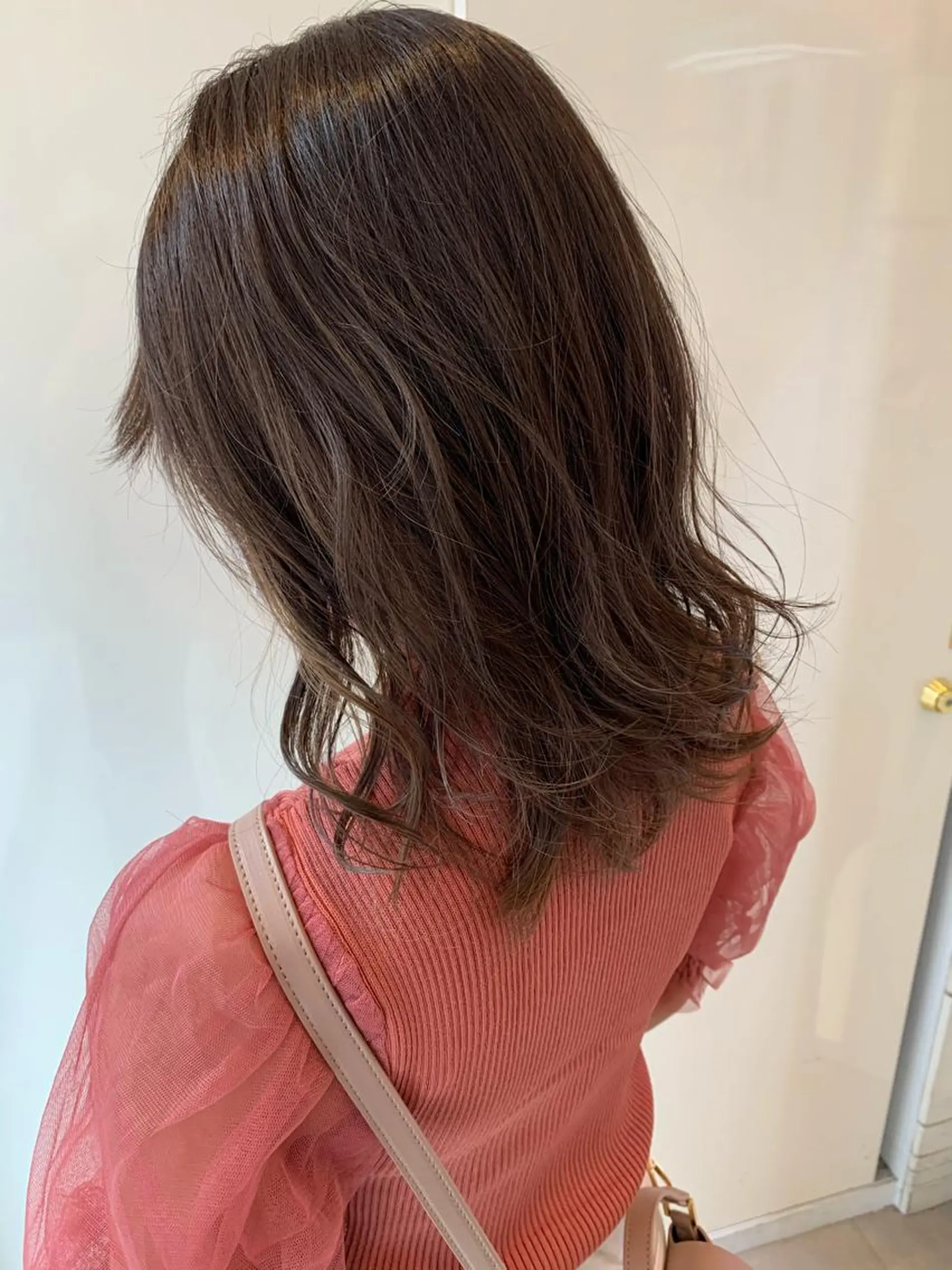 ミディアム カラー カット ヘアカラー トリートメント 美髪形成！色素改善！ 秋田　和輝のヘアスタイル