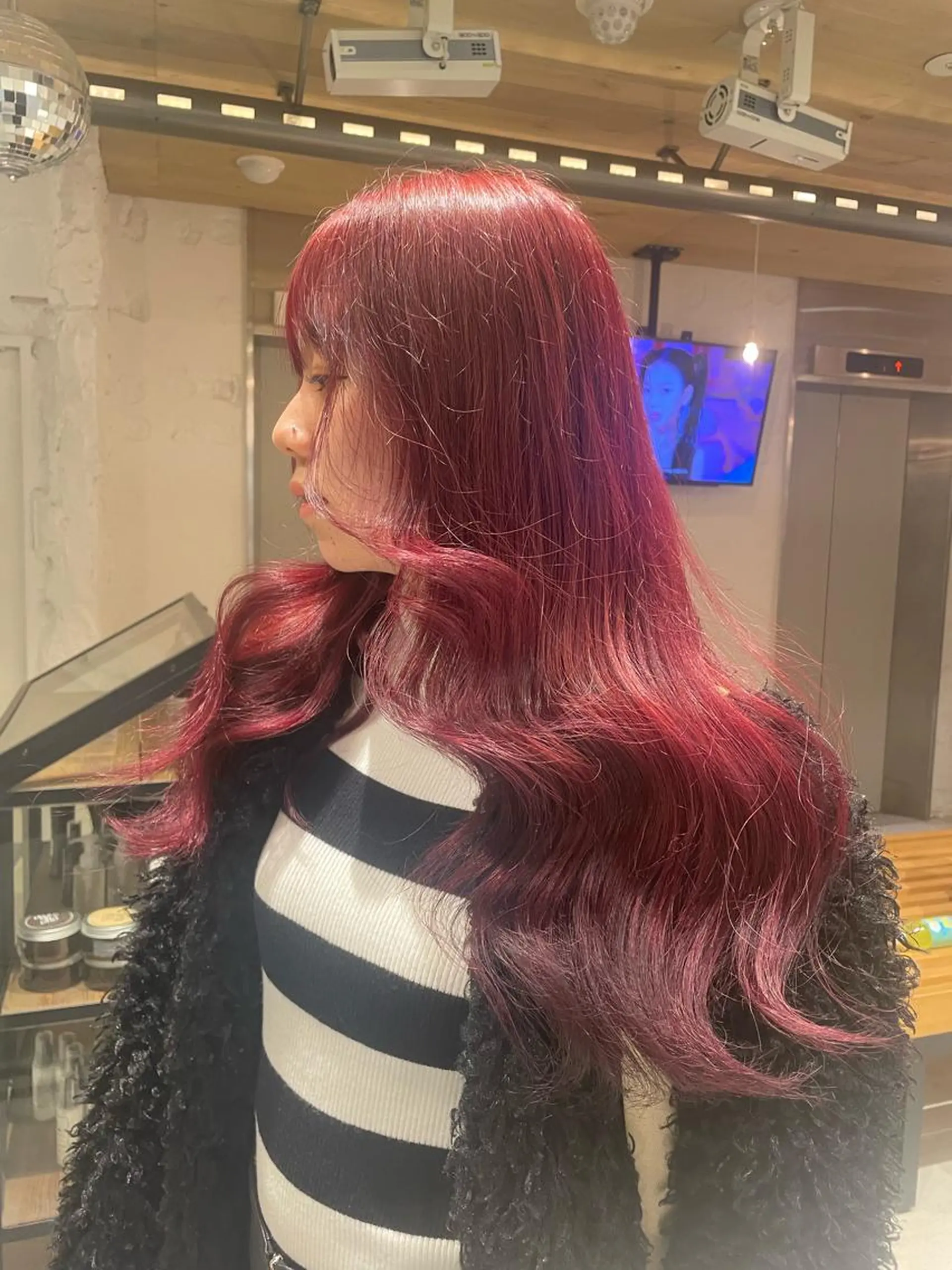 ロング カラー LUNTY NAMBA所属・艶ハイトーン👑♡ NATSUKIのヘアスタイル