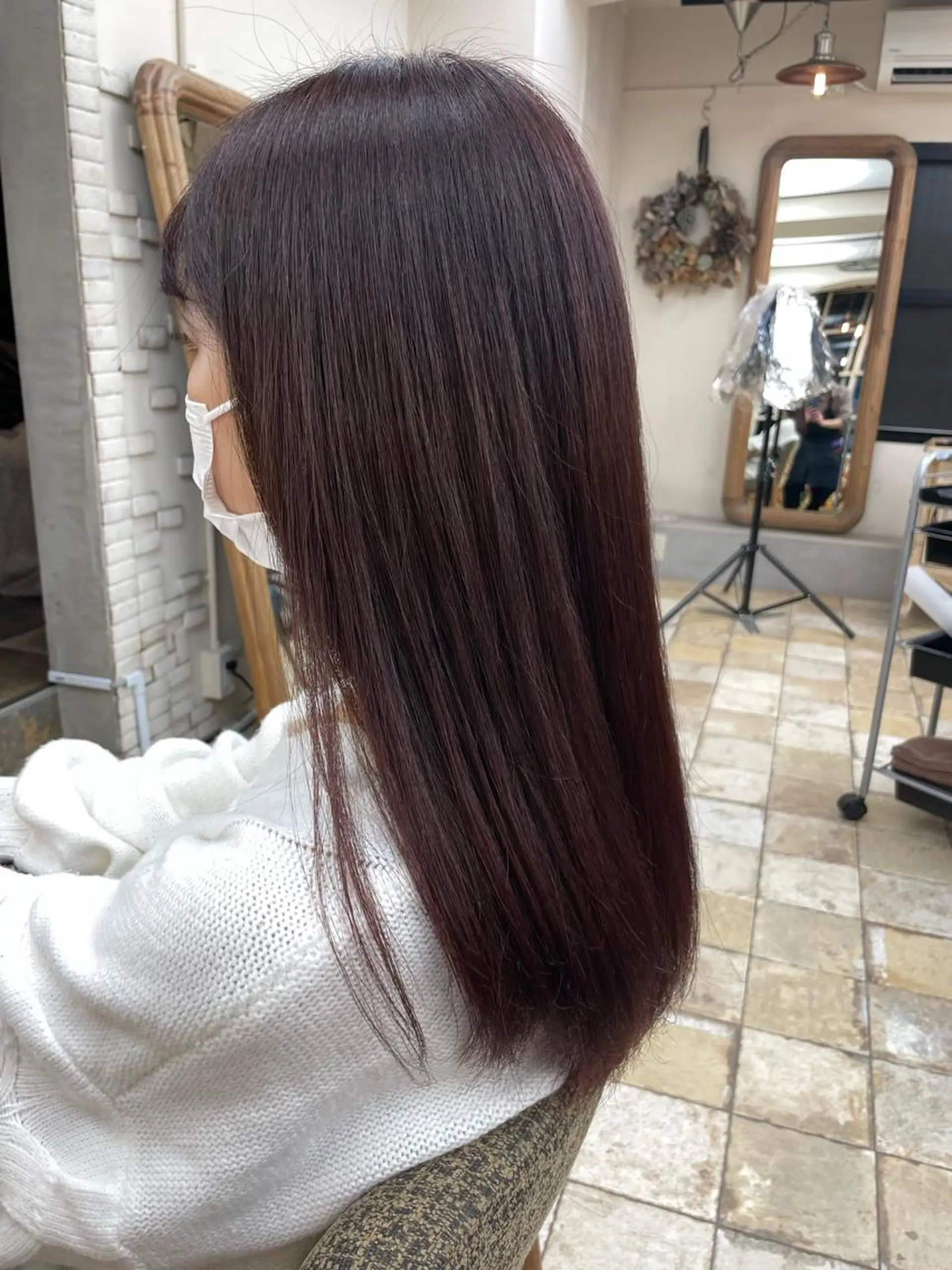 ロング カラー ネイル ヘアカラー ⭐ハイトーンブリーチ ミルクティーピンクのヘアスタイル