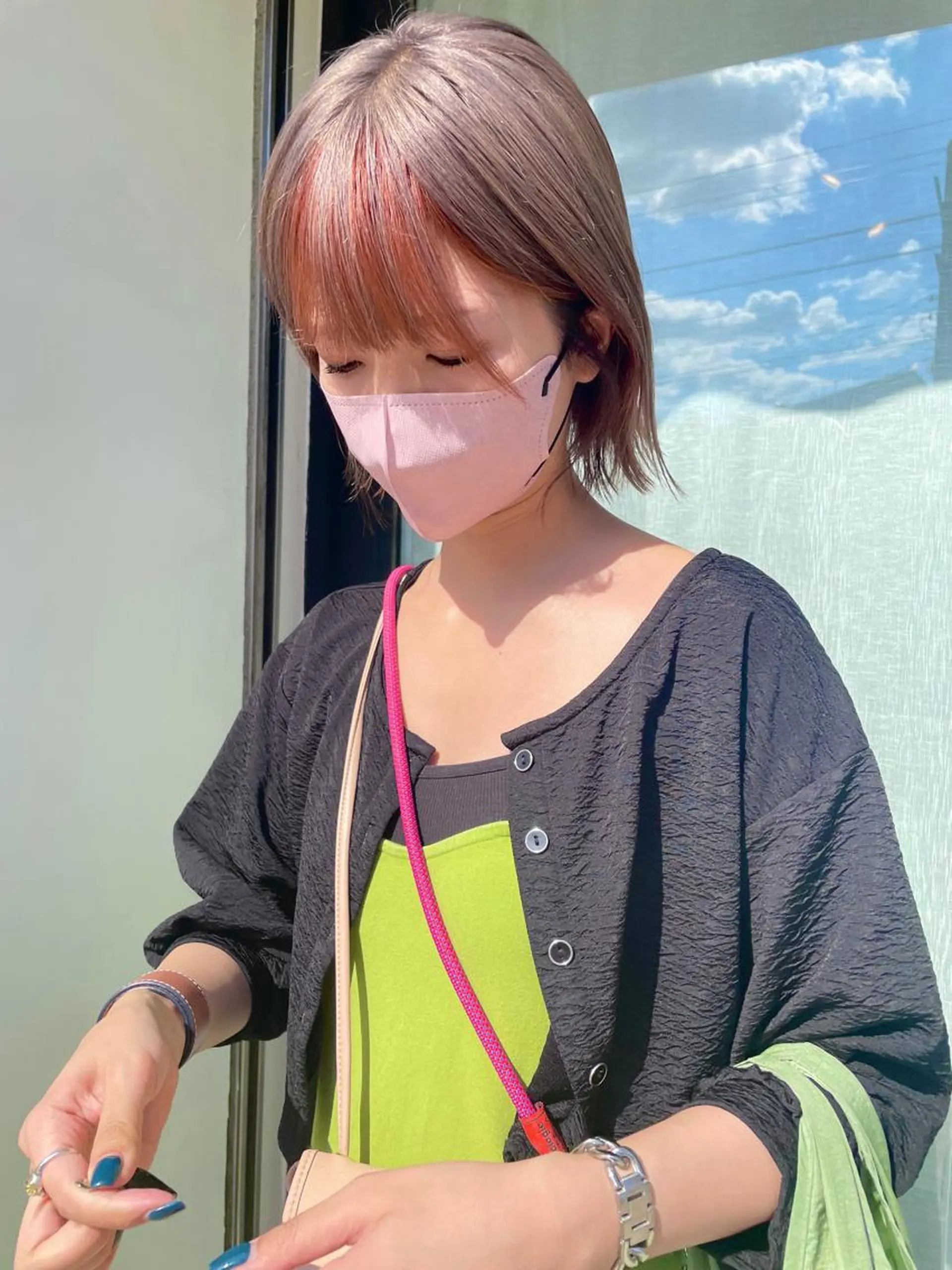 ミディアム カラー ブリーチ ZOA classic hair所属・東 みのりのヘアスタイル