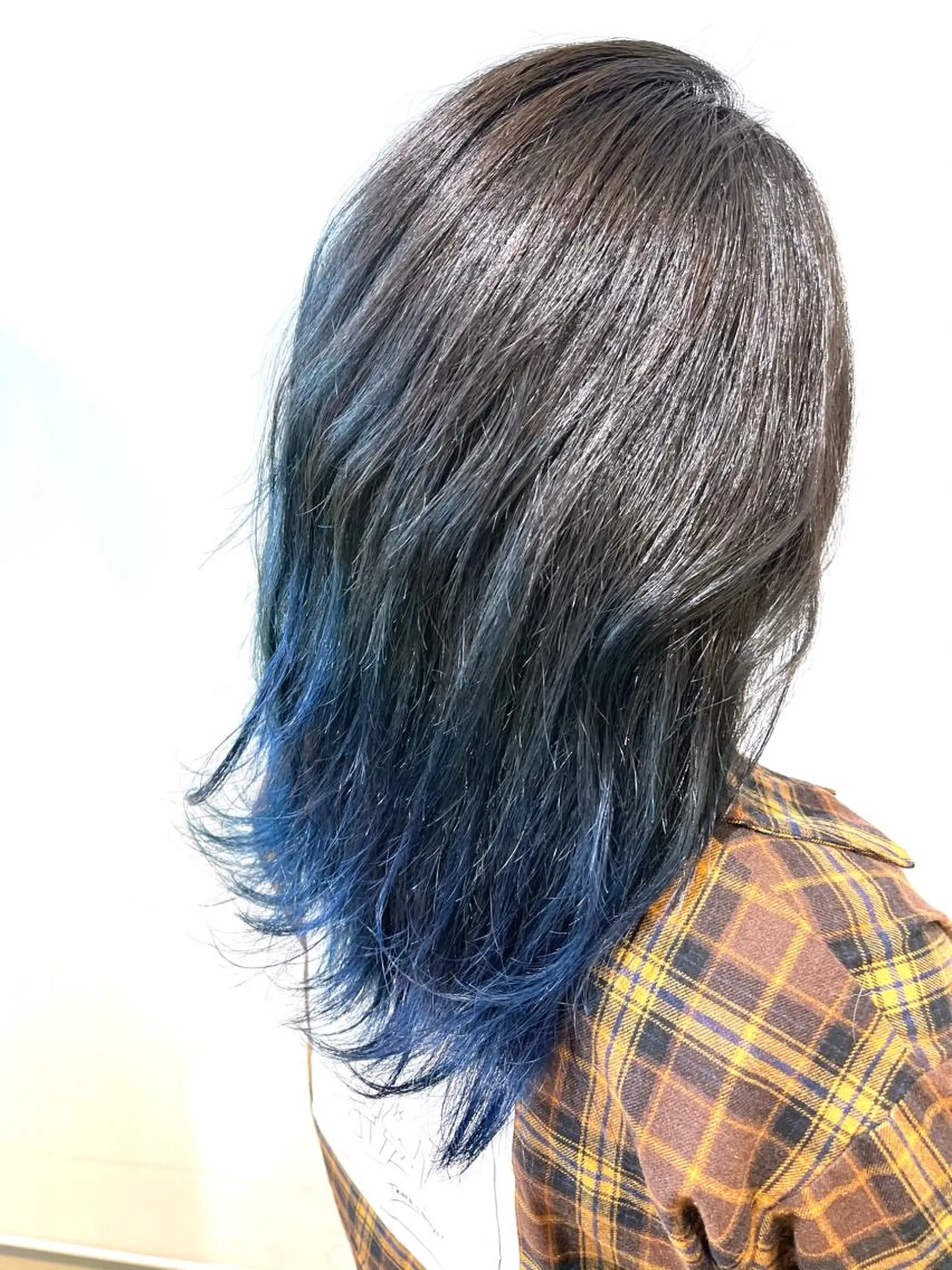 セミロング カラー ブルーカラー グラデーションカラー カット ヘアカラー トリートメント 髪質改善縮毛矯正 💎TOMOのヘアスタイル