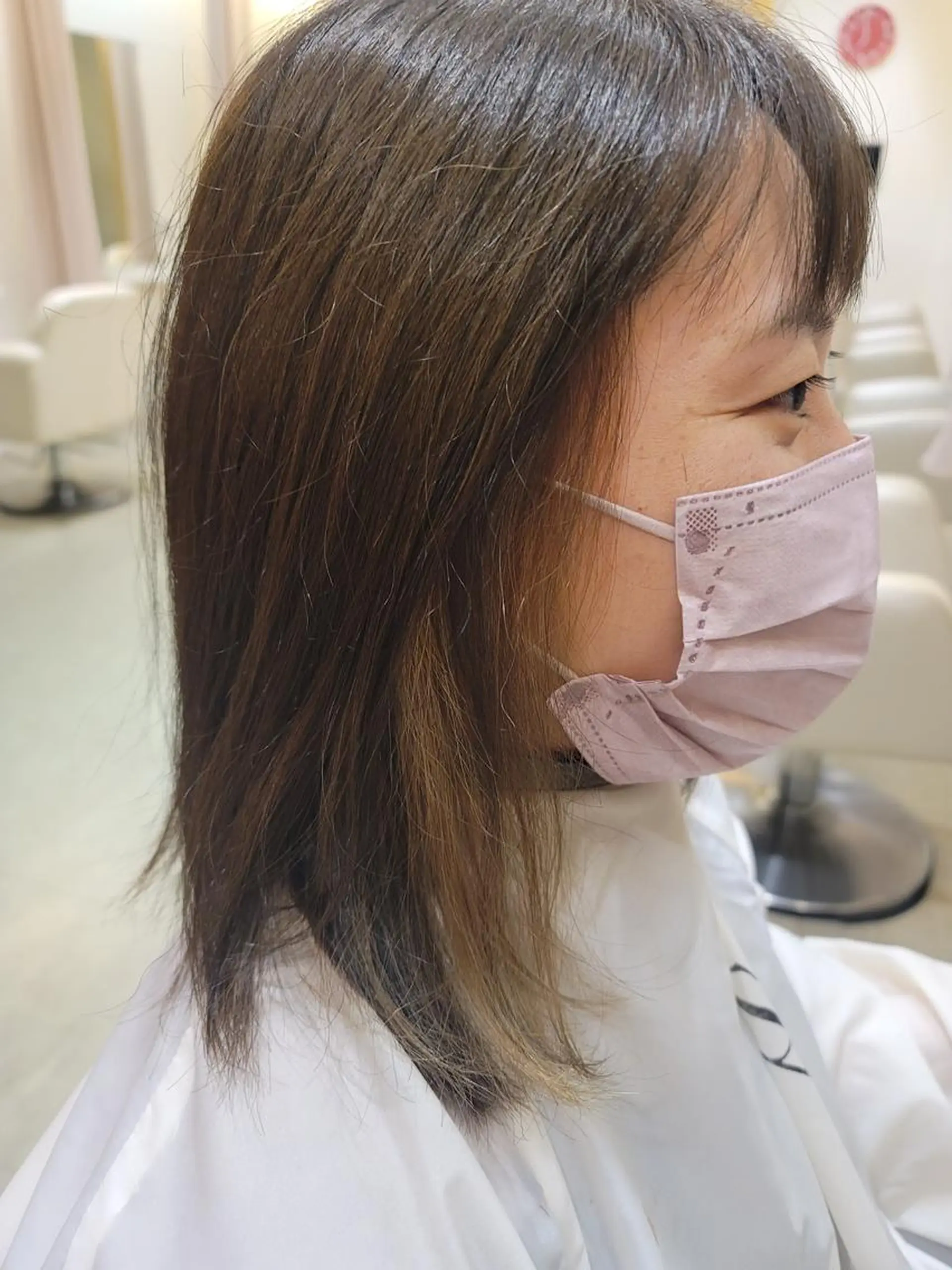 ミディアム カラー イヤリングカラー グレージュ カット ヘアカラー 鈴木 翠のヘアスタイル