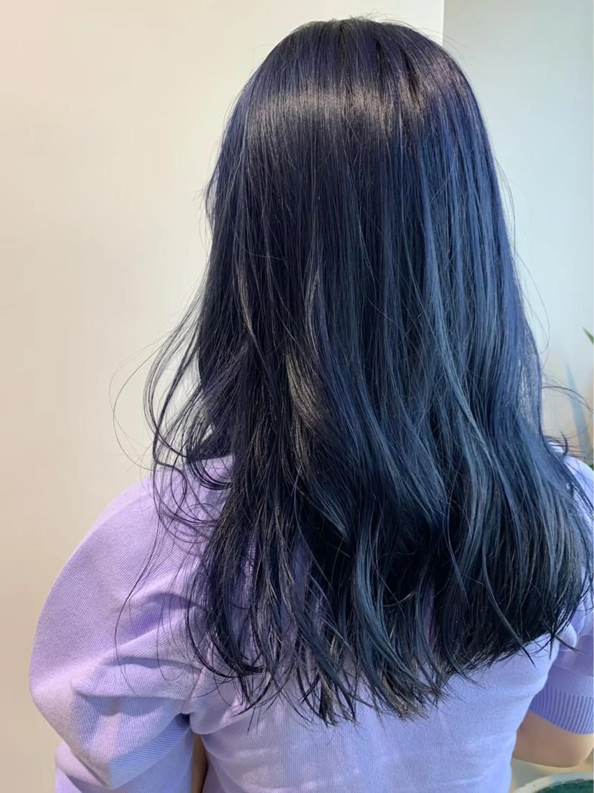 ミディアム カラー ブルーカラー ネイビーカラー ヘアカラー トリートメント Chlom🌿Top Stylist沖田のヘアスタイル