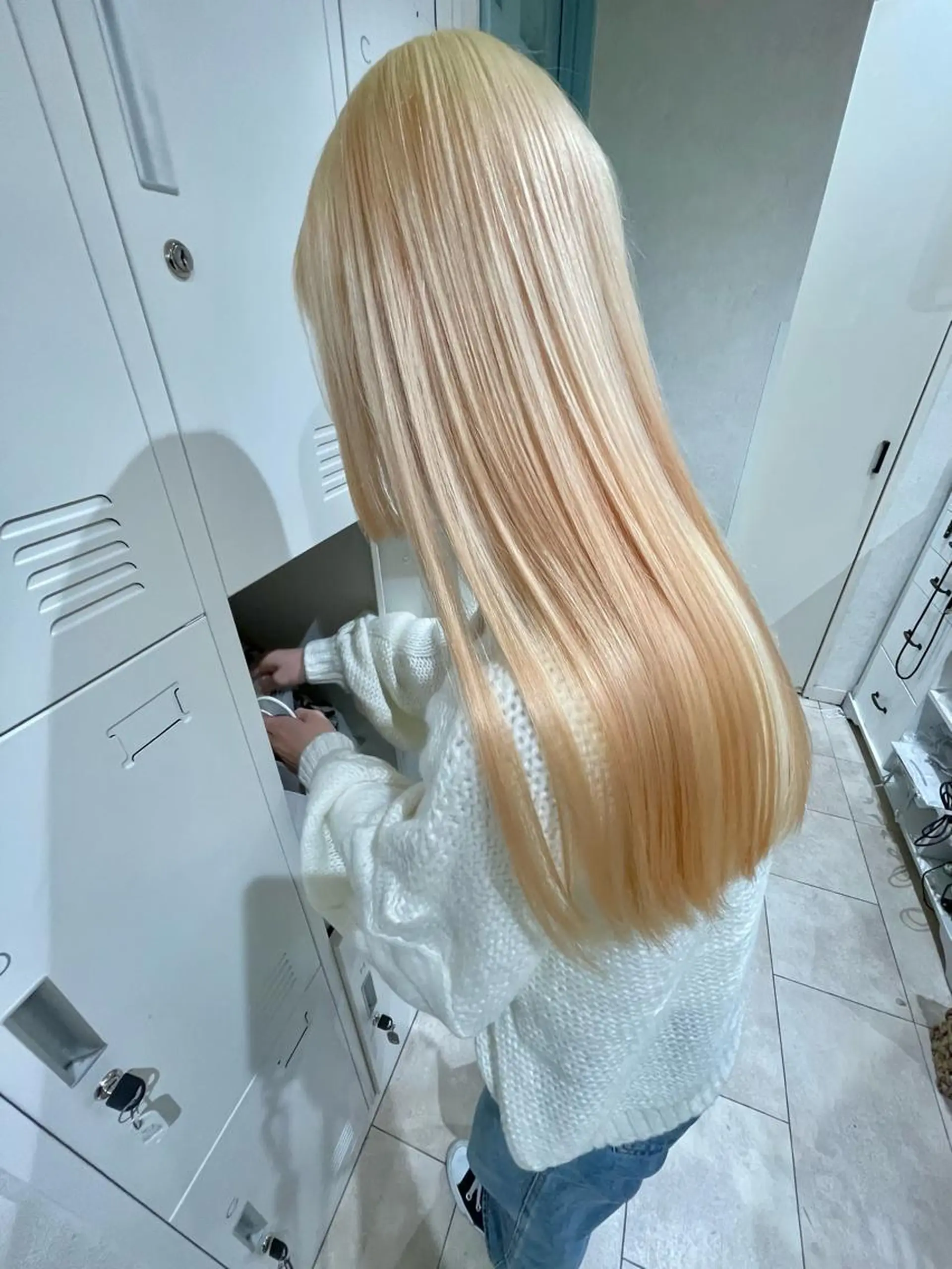 ロング カラー ブリーチ 抜きっぱなしブロンド ヘアカラー ブリーチ専門美容師 谷合純一のヘアスタイル