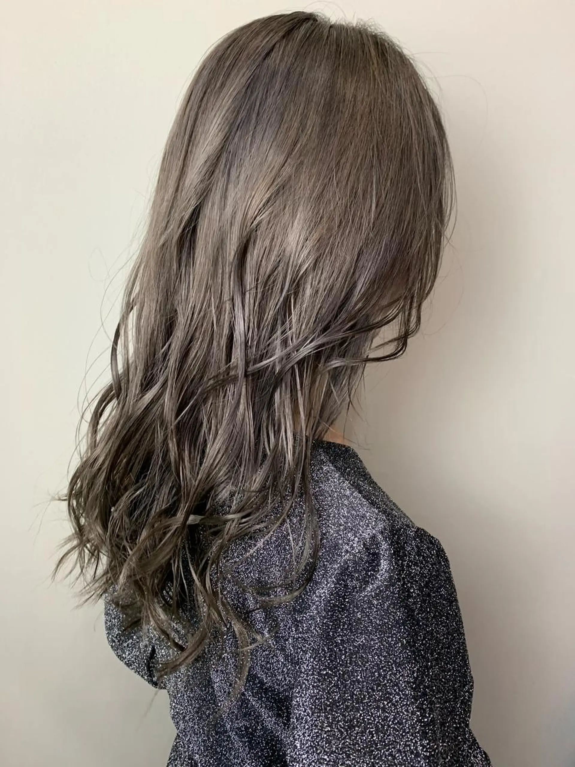 ロング カラー アッシュ アッシュグレー 透明感カラー HAIR SALON M Fes 池袋所属・韓国風艶髪✨ 高松静香☑️のヘアスタイル