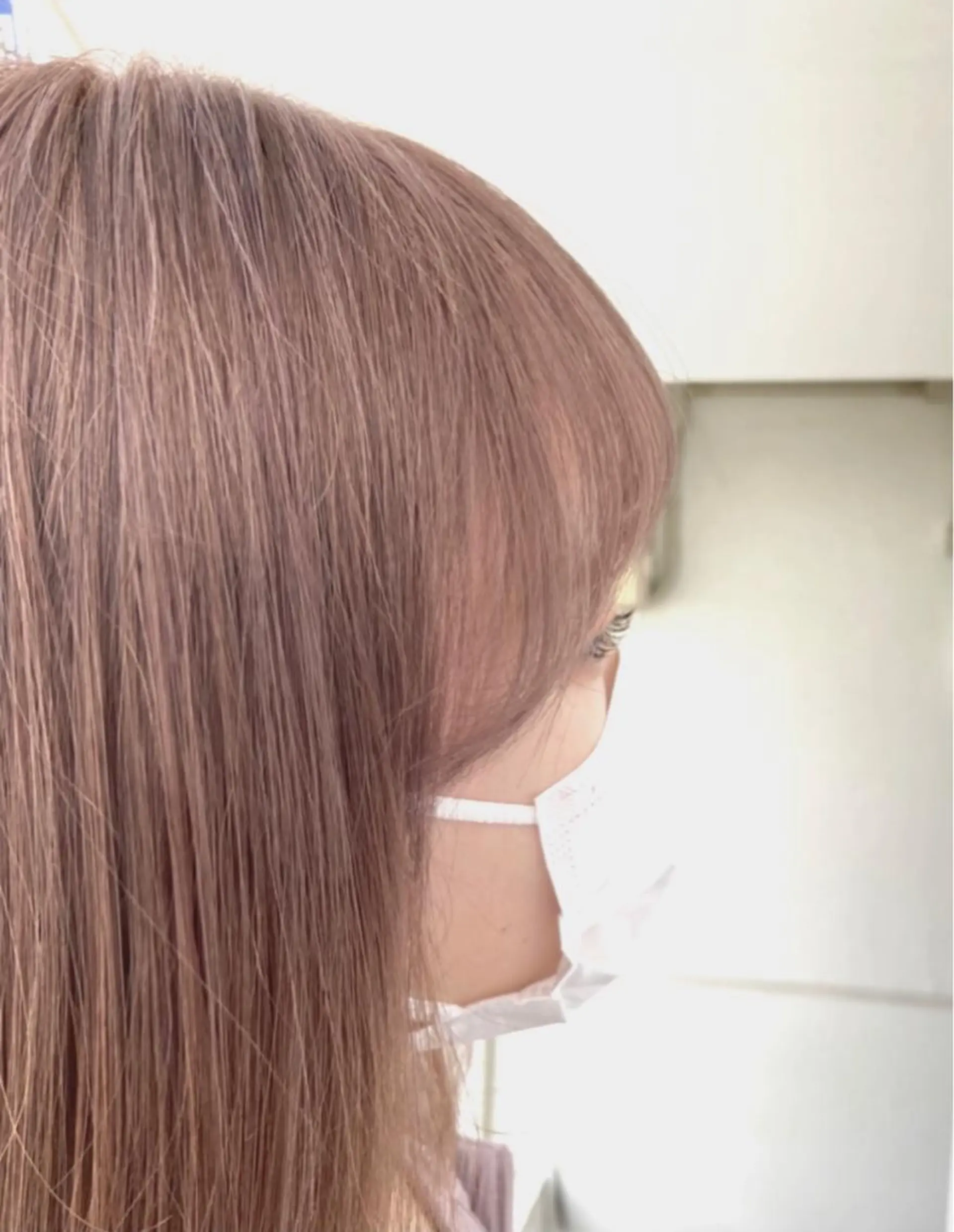 セミロング ハイトーンカラー 🦋yuri🦋のヘアスタイル