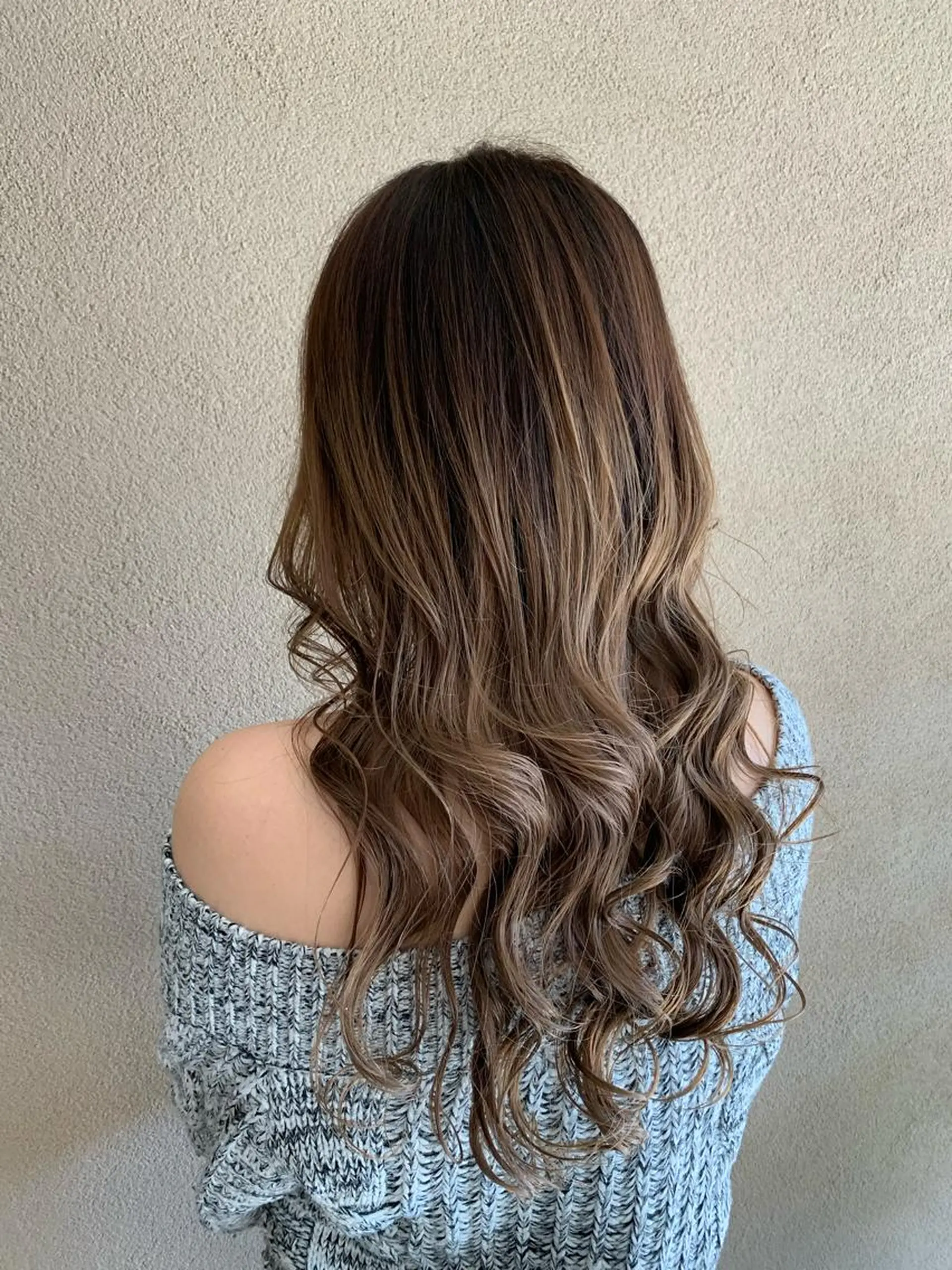 ロング カラー バレイヤージュ ブリーチ ケアブリーチ グラデーションカラー レイヤーカット ヘアカラー トリートメント PADOU平松 典幸のヘアスタイル