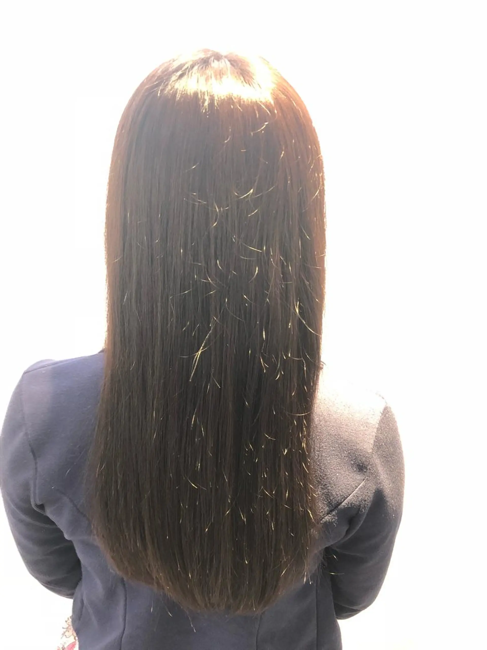 ロング カラー 梅田ハイトーン チダ ヒナノのヘアスタイル