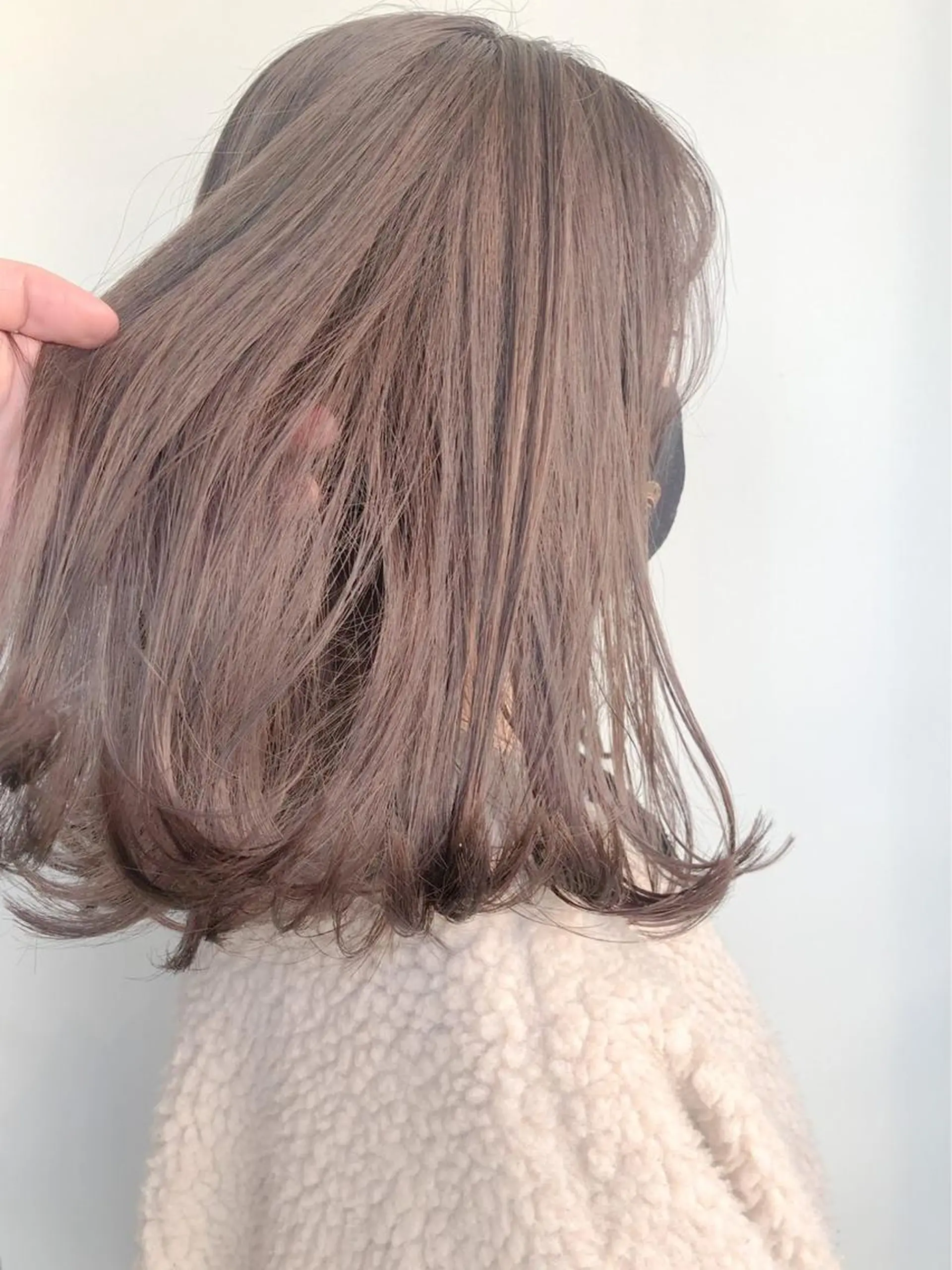 ミディアム カラー ベージュカラー ブリーチ ラベンダーカラー ラベンダーベージュ カット ヘアカラー Takuma Suzuki中目黒のヘアスタイル