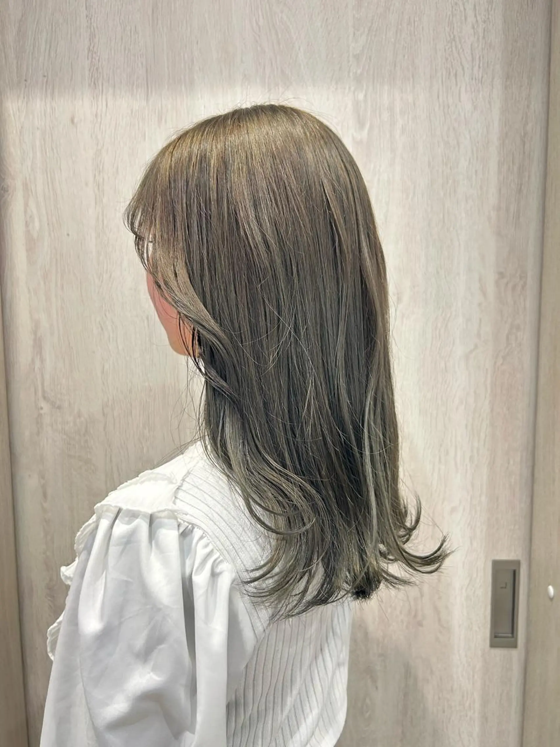 セミロング カラー ヘアカラー 立川/ハイトーン/ 髪質改善/田中柚のヘアスタイル