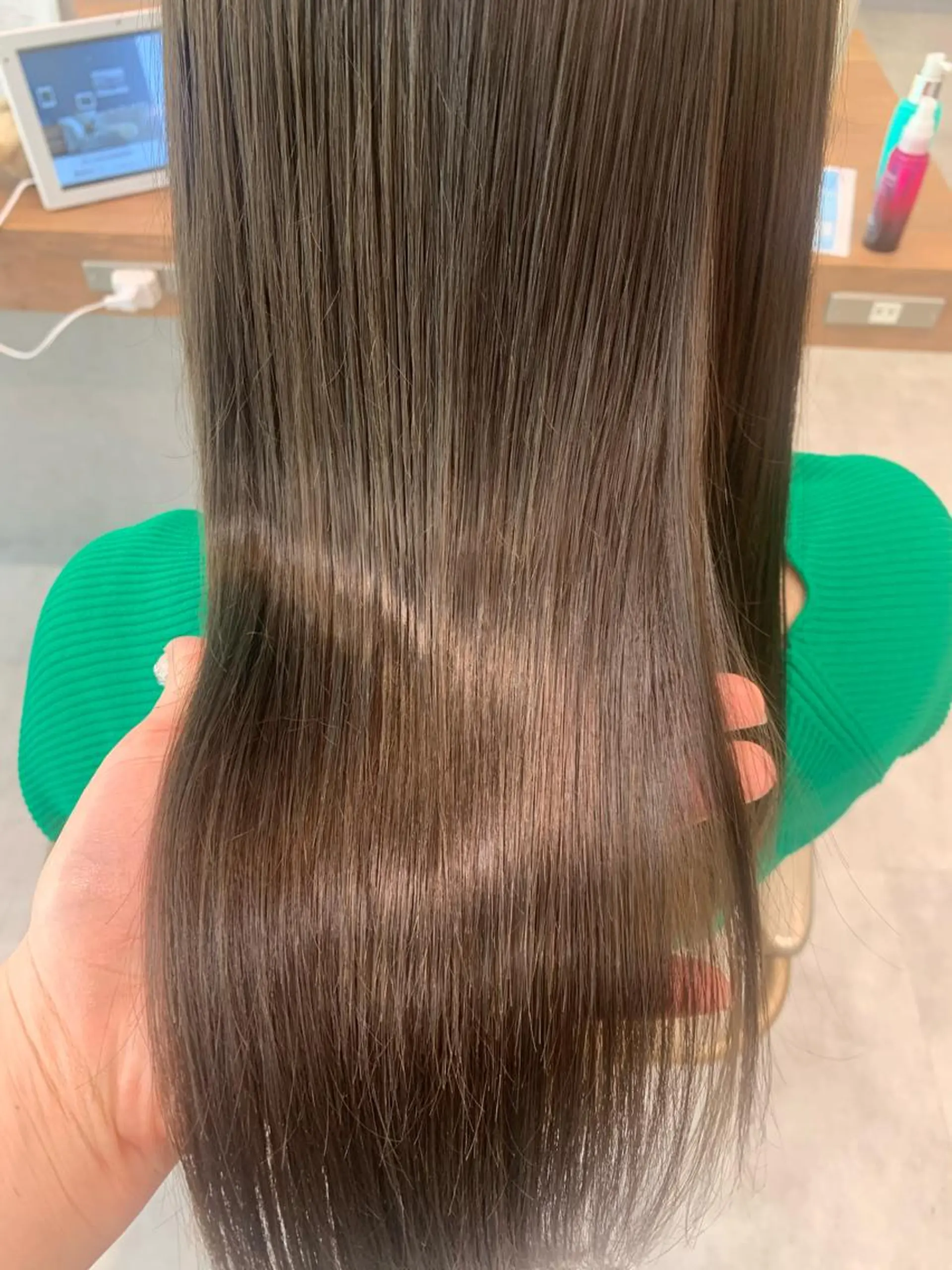 カラー ベージュカラー オリーブベージュ カット ヘアカラー トリートメント ヘッドスパ 近 紗理奈のヘアスタイル