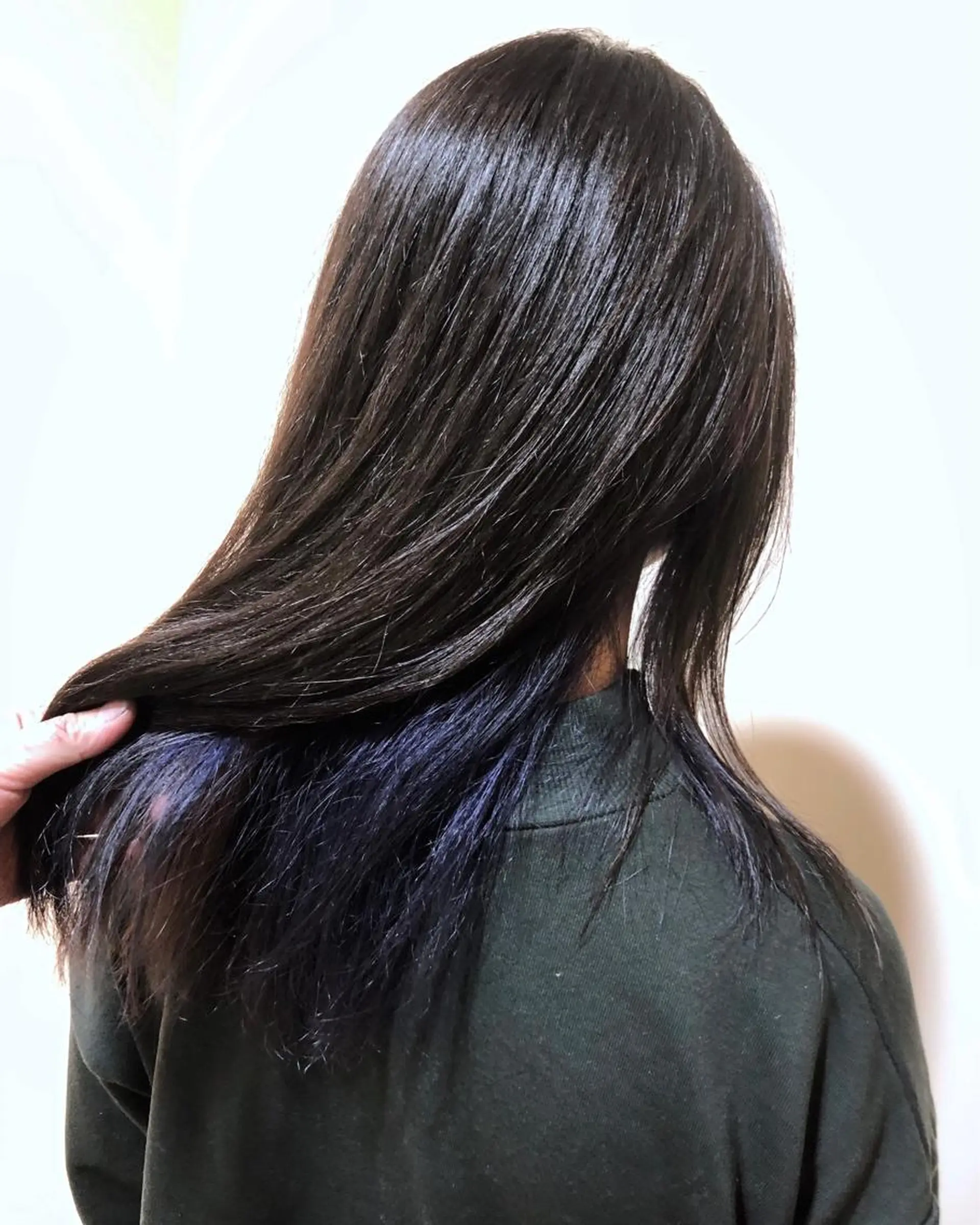 セミロング カラー MIOベージュカラー 柔らかいカラーのヘアスタイル