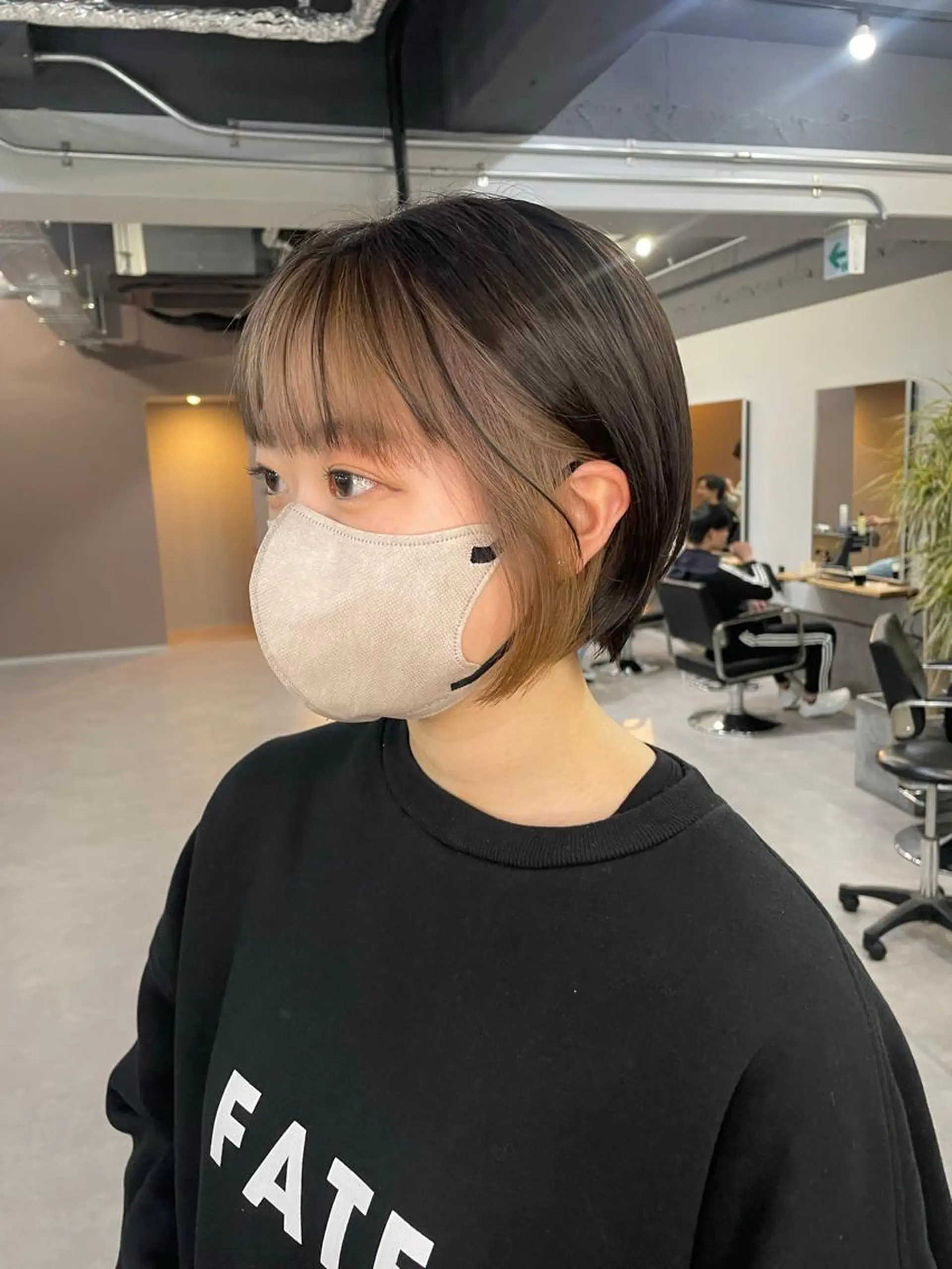 ショート カット ヘアカラー トリートメント 倉辻 香奈子のヘアスタイル