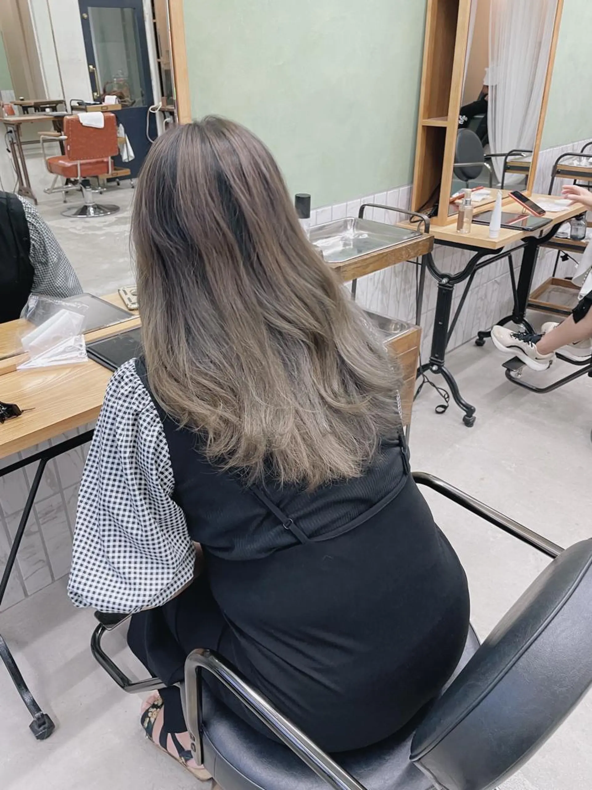 ロング カラー バレイヤージュ レイヤーカット Belle BIANCA所属・スギヤマ ショウゴのヘアスタイル