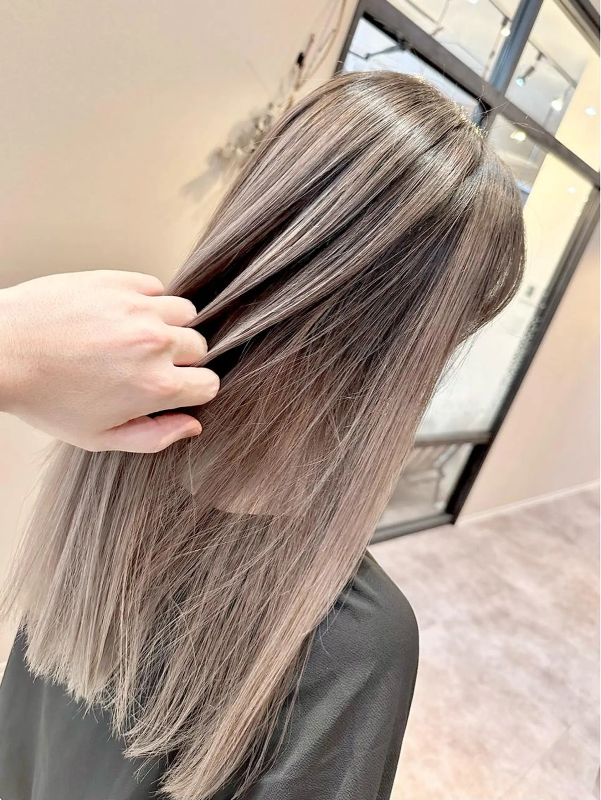 セミロング ヘアカラー 🔷ブリーチバレイヤ ージュ🔷飯野達也のヘアスタイル